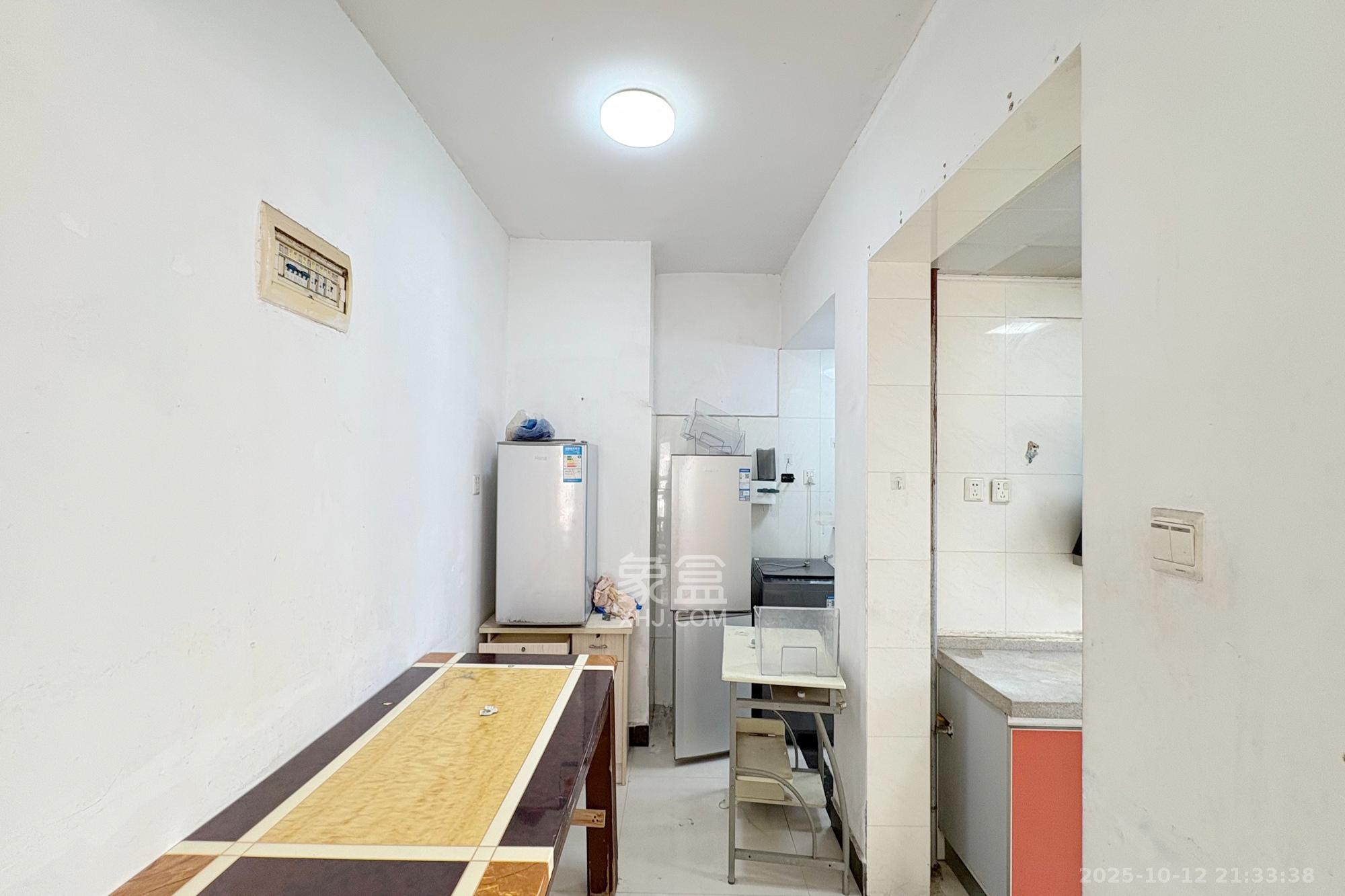 星典时代 3室2厅1卫 65.0万 星典时代 3室2厅1卫 65.0万客厅