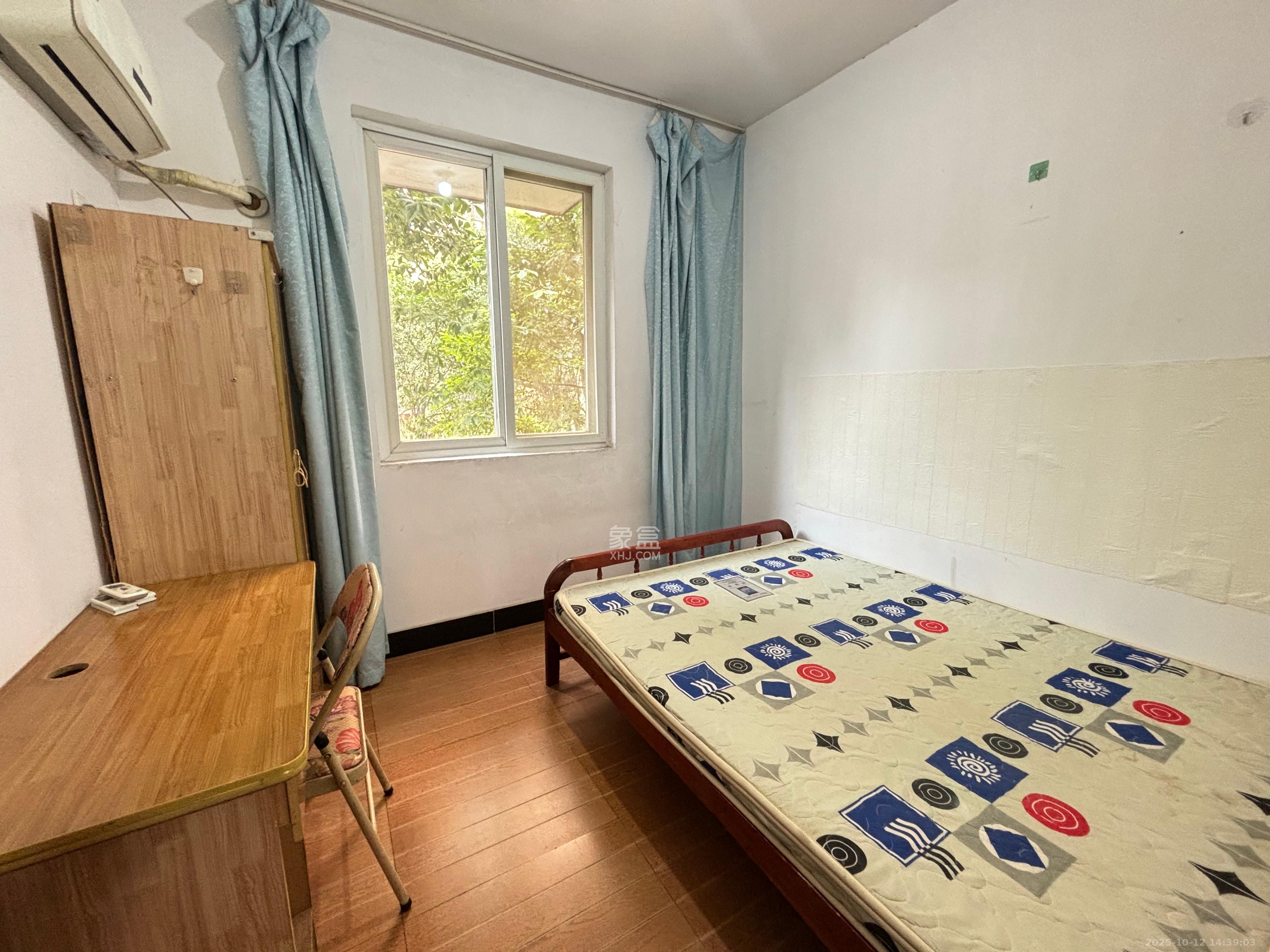 香槟小镇(香槟花苑）  3室2厅1卫    1900.0元/月室内图