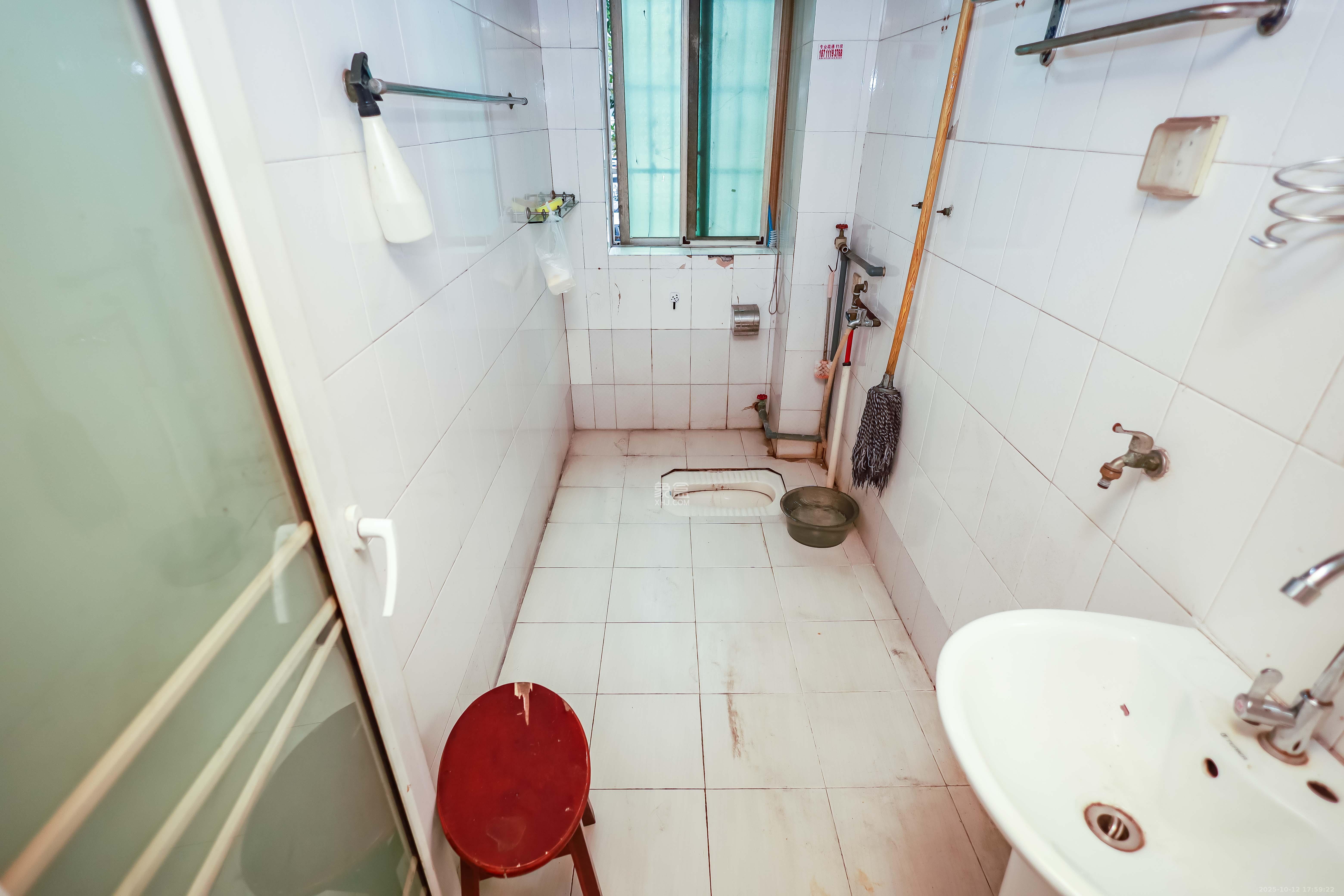 静园山庄  2室2厅1卫    50.0万卫生间