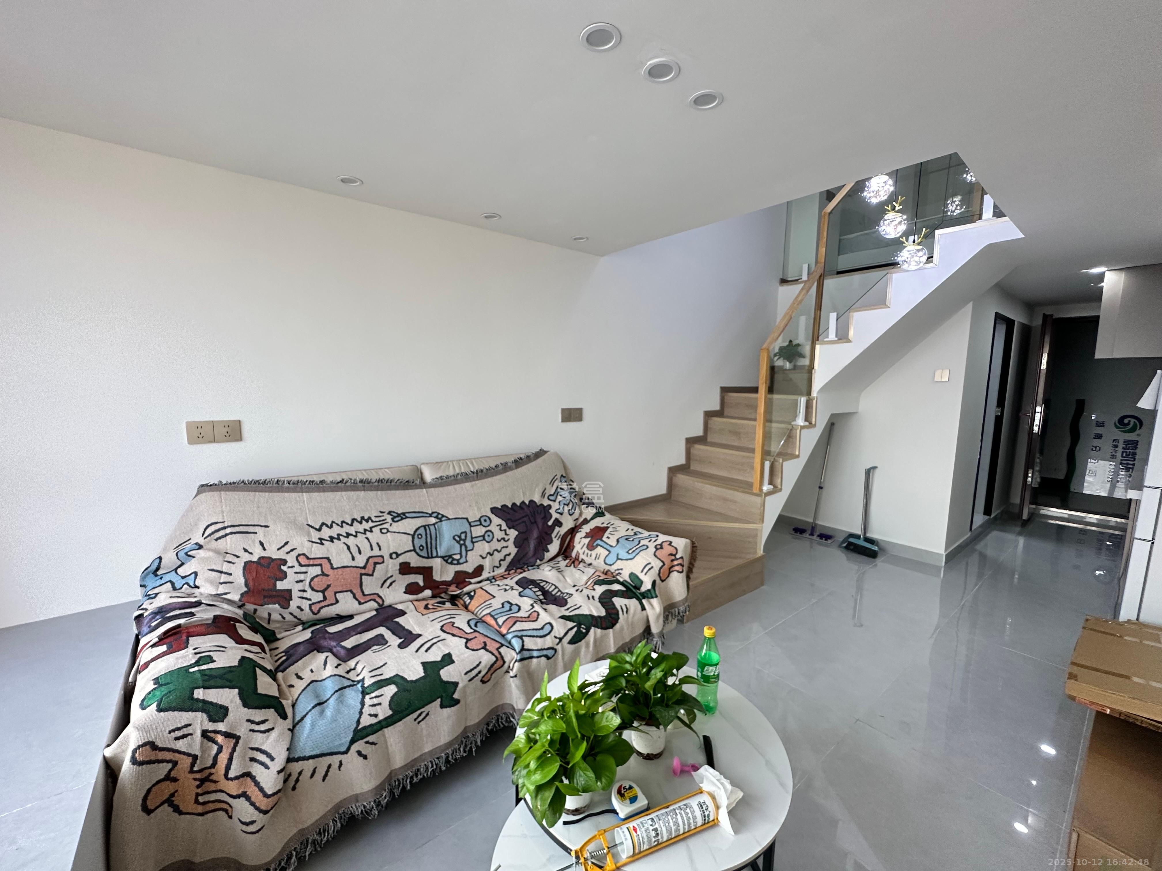 阿舍南2号(花之林大厦) 2室2厅1卫 1200.0元/月 阿舍南2号(花之林大厦) 2室2厅1卫 1200.0元/月室内图