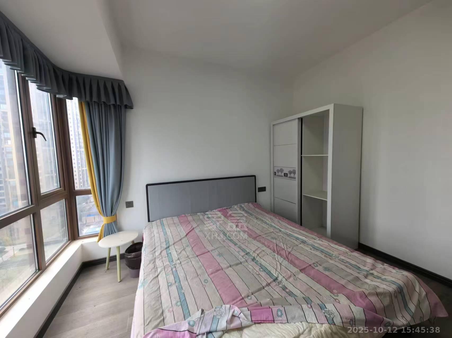 金轮津桥华府 3室2厅1卫 1700.0元/月 金轮津桥华府 3室2厅1卫 1700.0元/月室内图