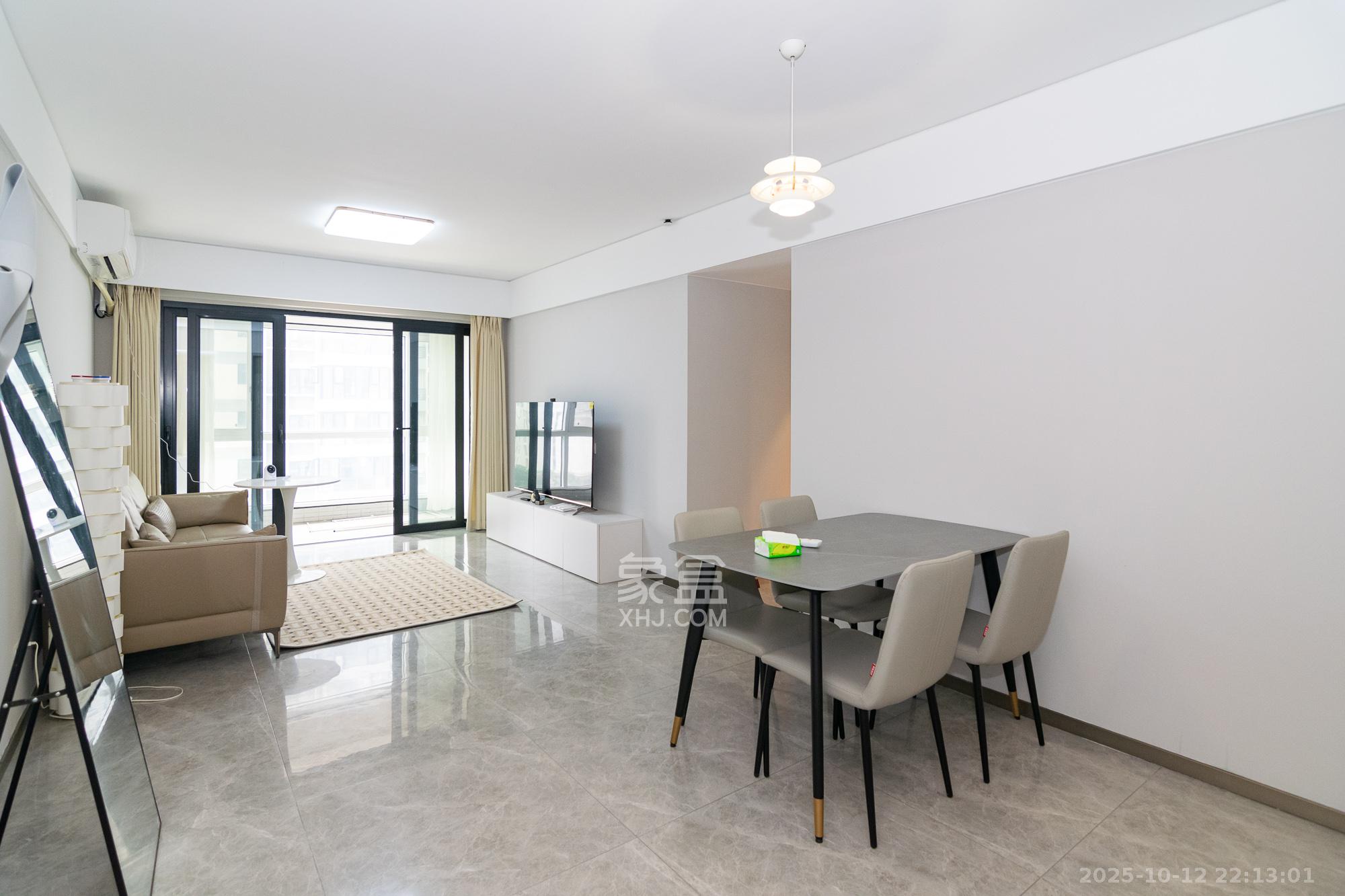 时代年华  3室2厅2卫    76.8万