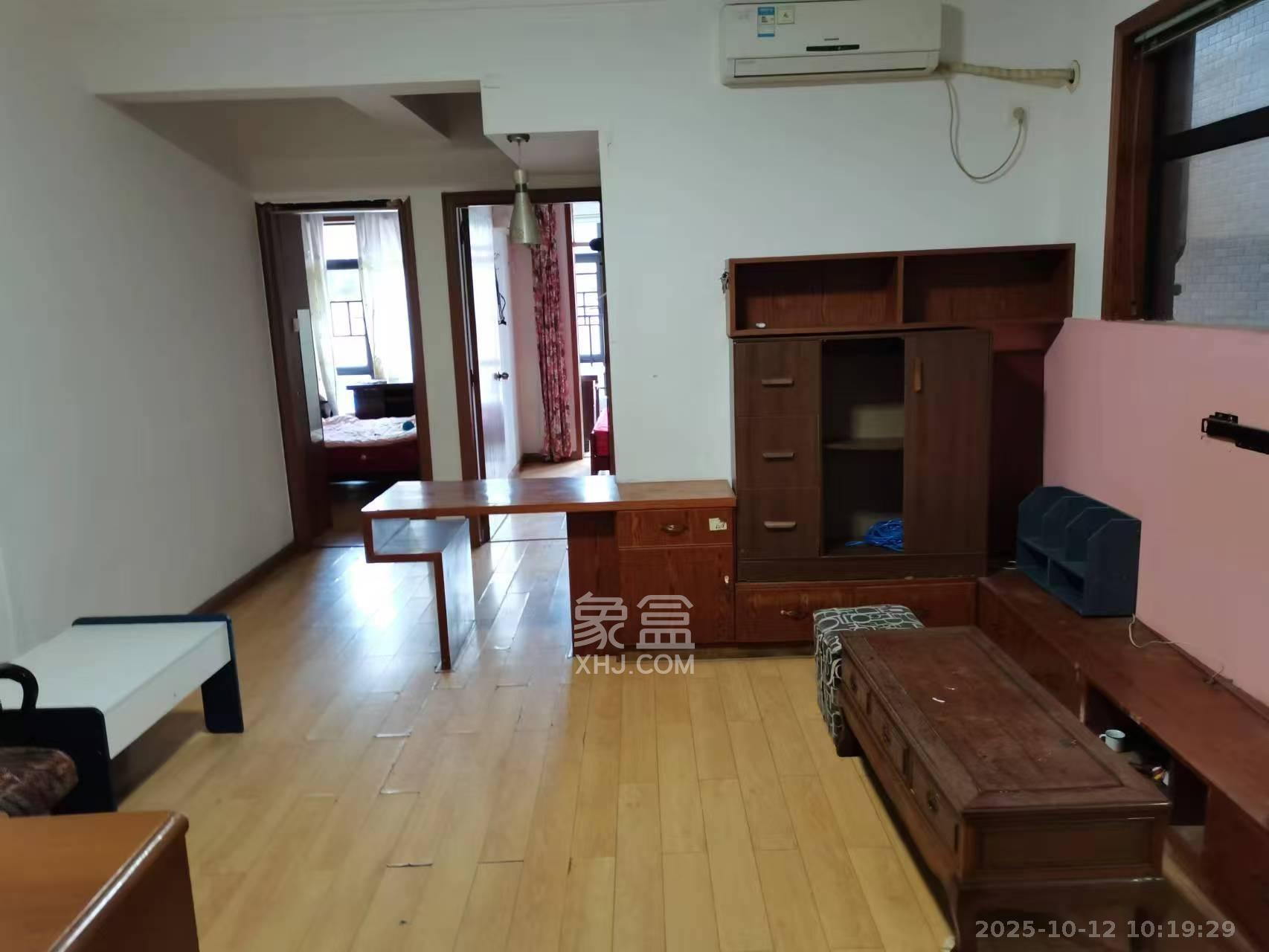 湘域城邦(湘域国际中心)  2室1厅1卫    2800.0元/月 湘域城邦(湘域国际中心)  2室1厅1卫    2800.0元/月室内图