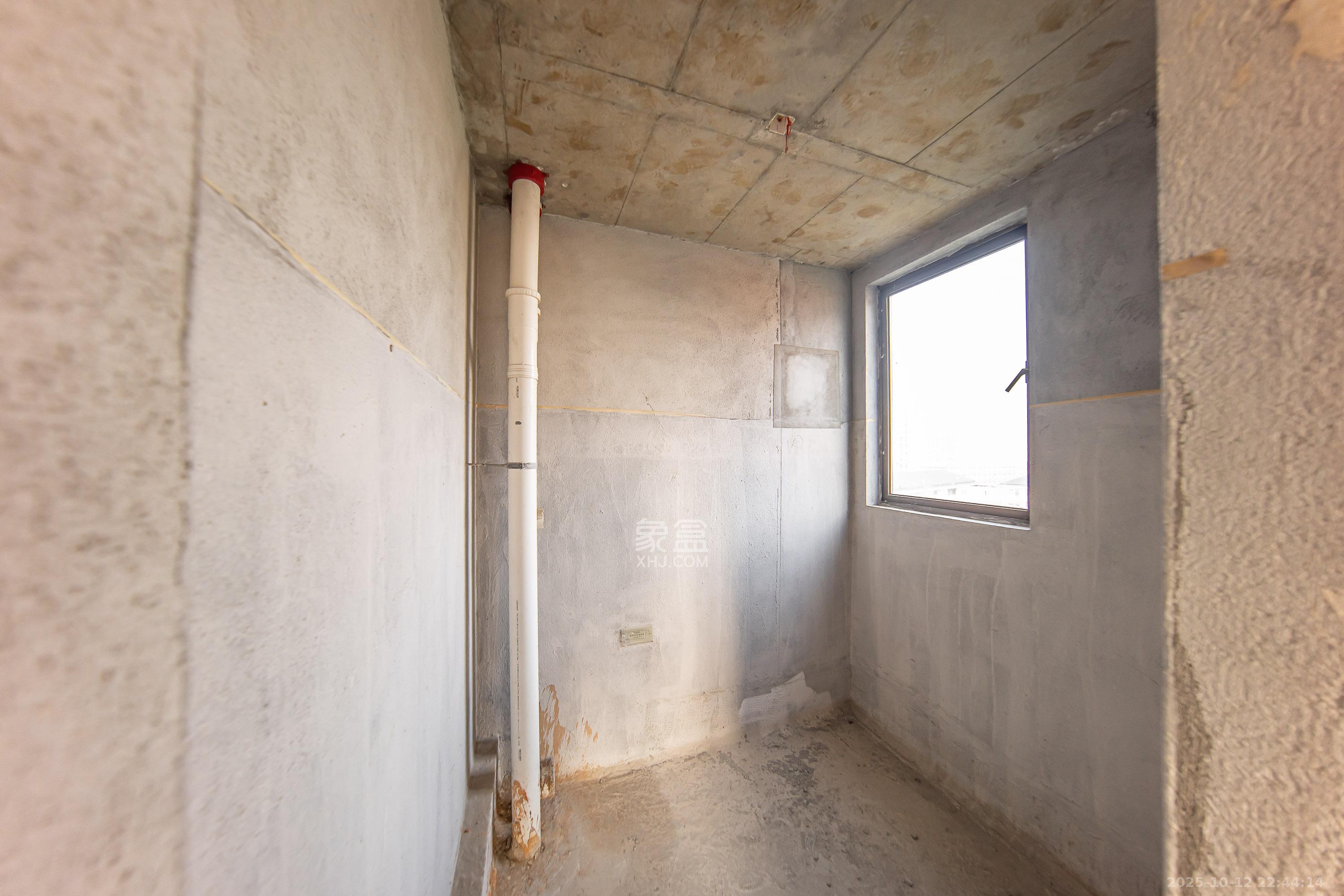 城发恒伟星雅韵(恒伟星辉苑) 4室2厅2卫 170.0万 城发恒伟星雅韵(恒伟星辉苑) 4室2厅2卫 170.0万卫生间