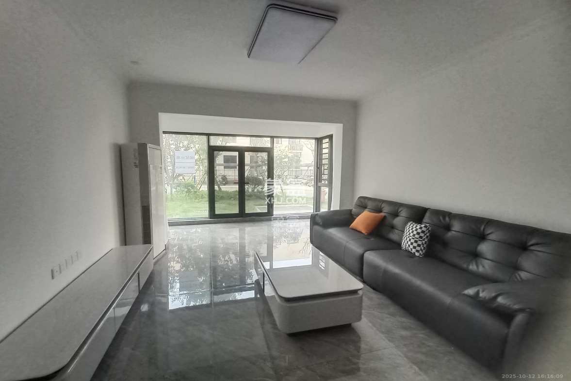 惟智园安置小区  4室2厅2卫    2800.0元/月 惟智园安置小区  4室2厅2卫    2800.0元/月室内图1