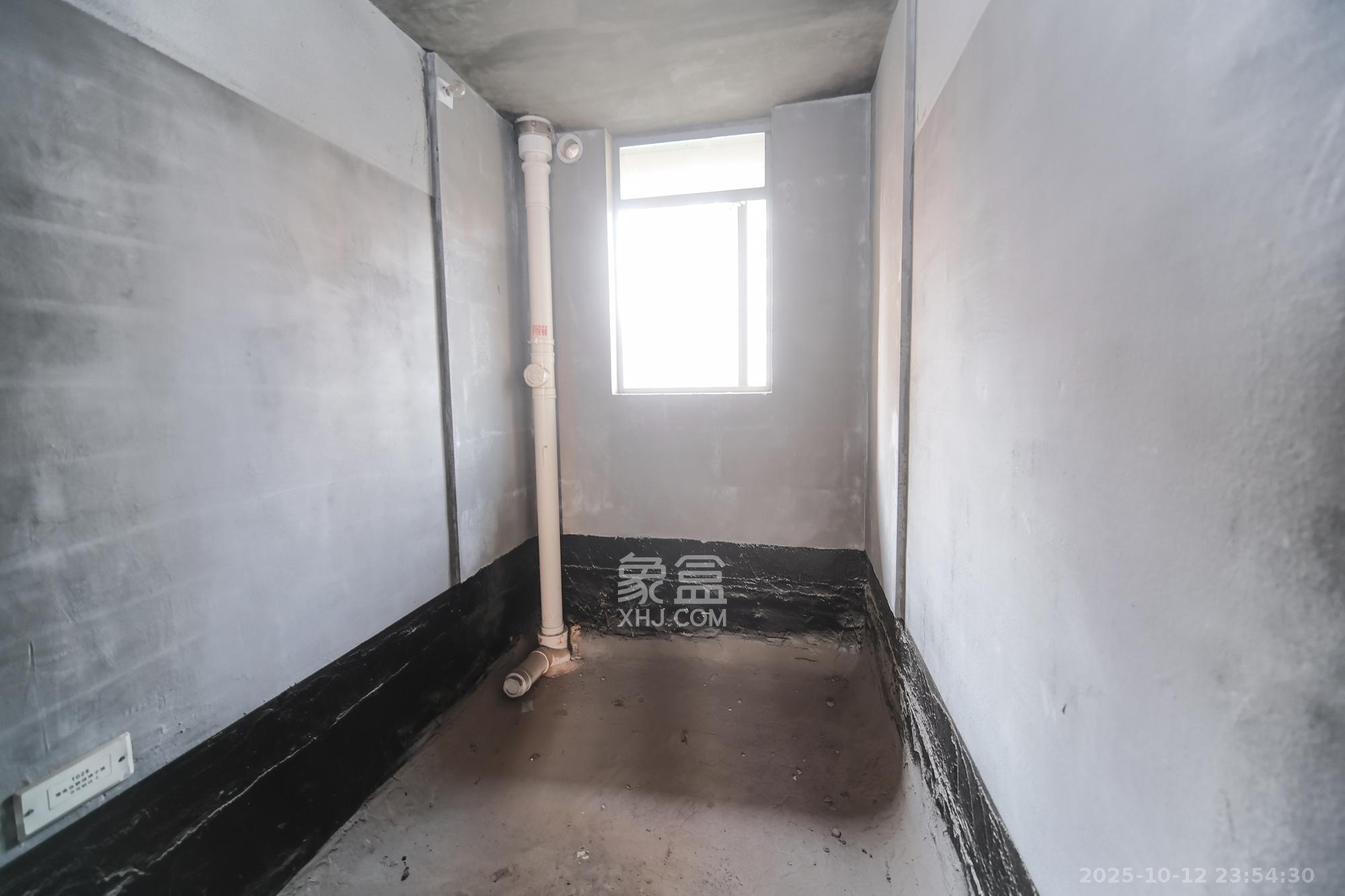 湖湘奥林匹克花园 4室2厅2卫 105.0万 湖湘奥林匹克花园 4室2厅2卫 105.0万卫生间