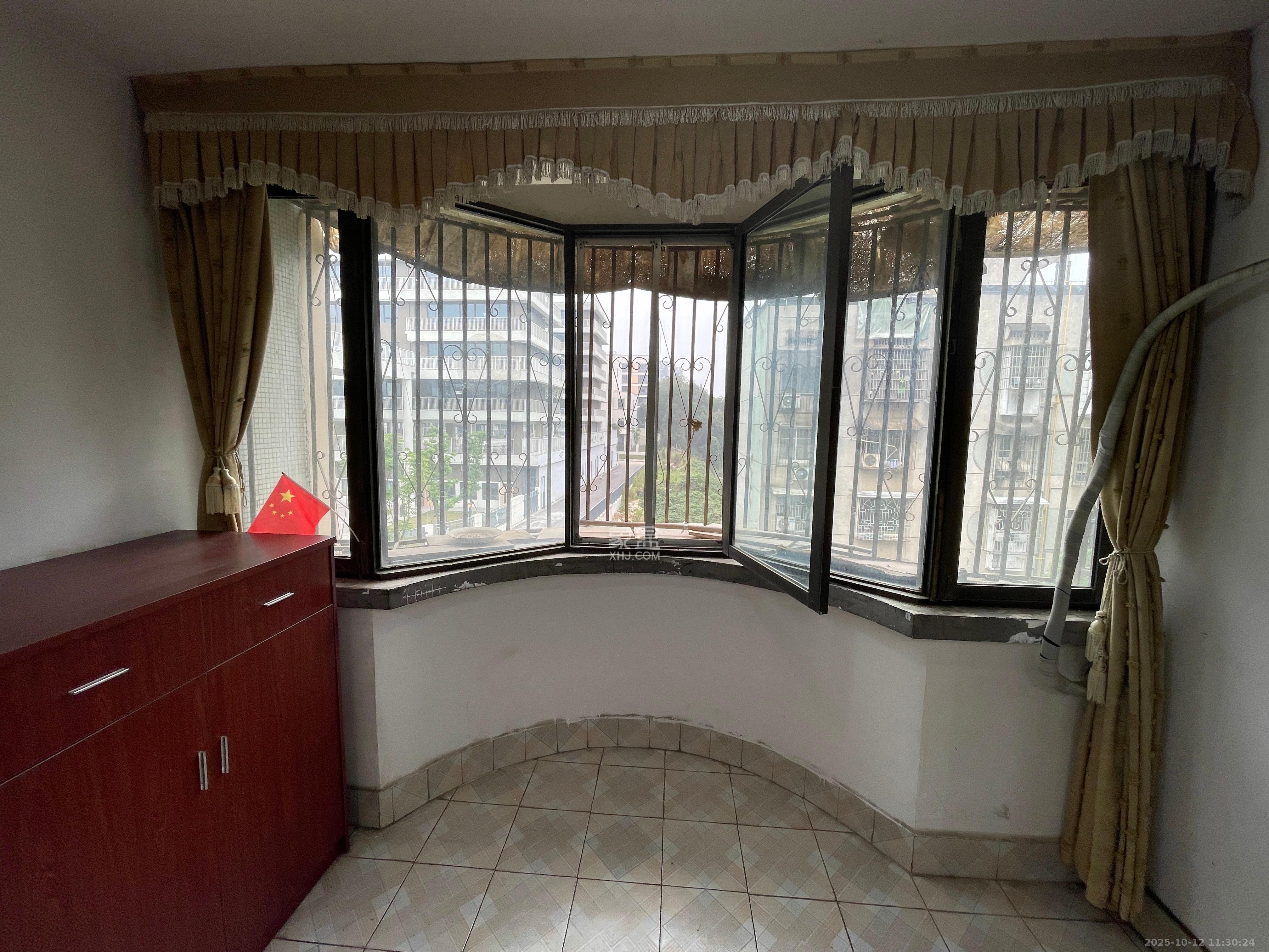 英才园三片  2室1厅1卫    1700.0元/月室内图