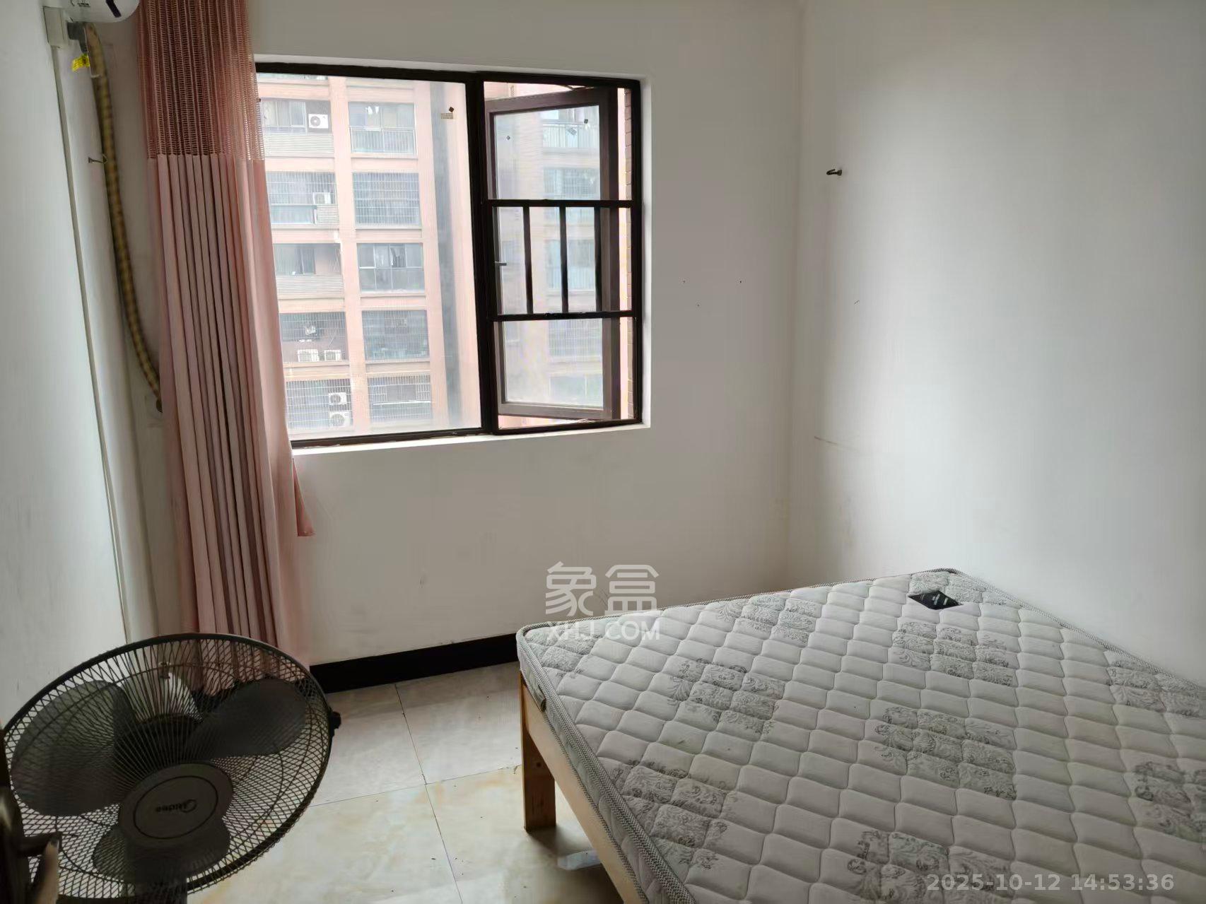 中冶中央公园  4室1厅2卫    2000.0元/月室内图