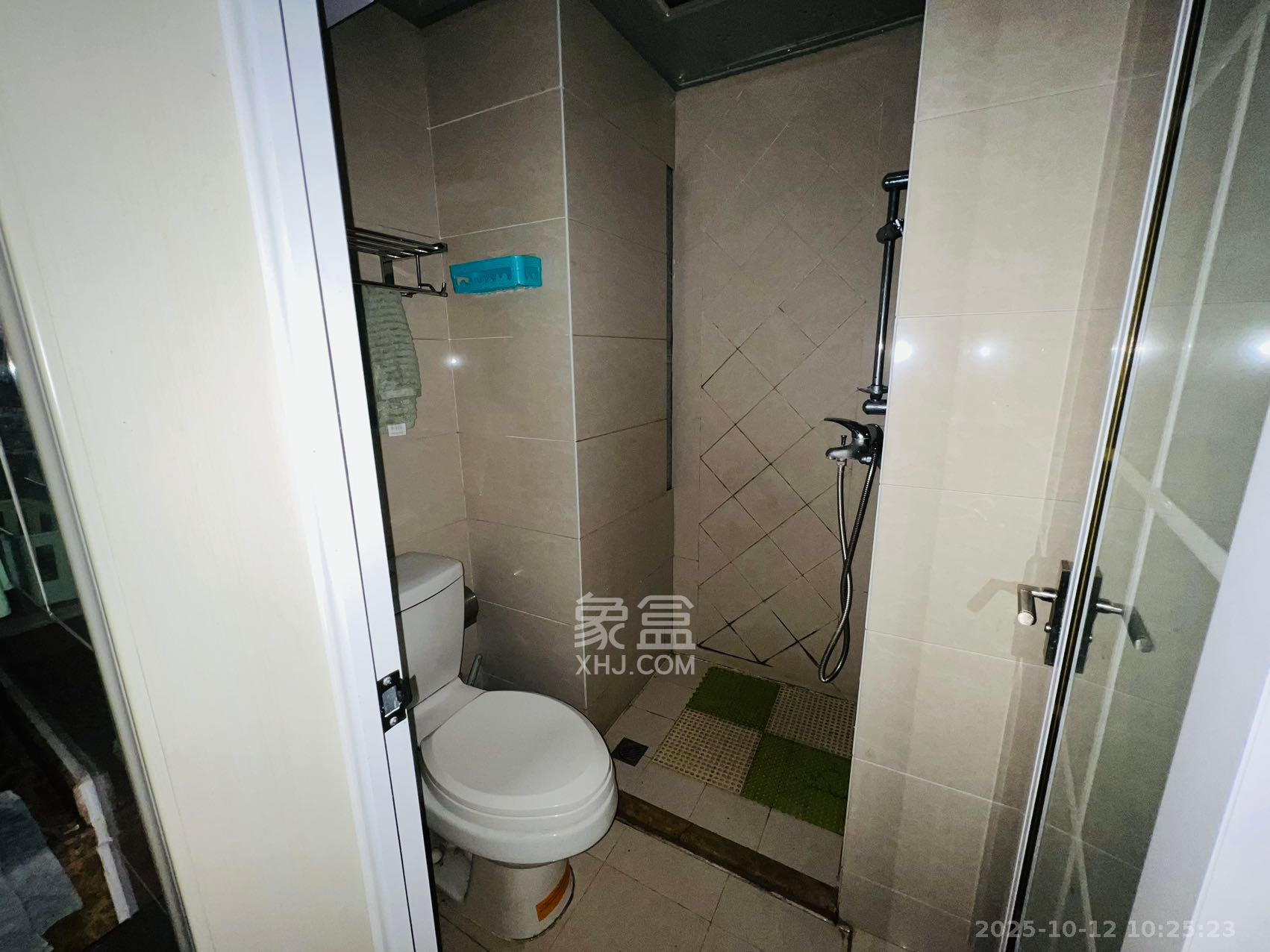 西子一间  2室1厅1卫    2300.0元/月室内图