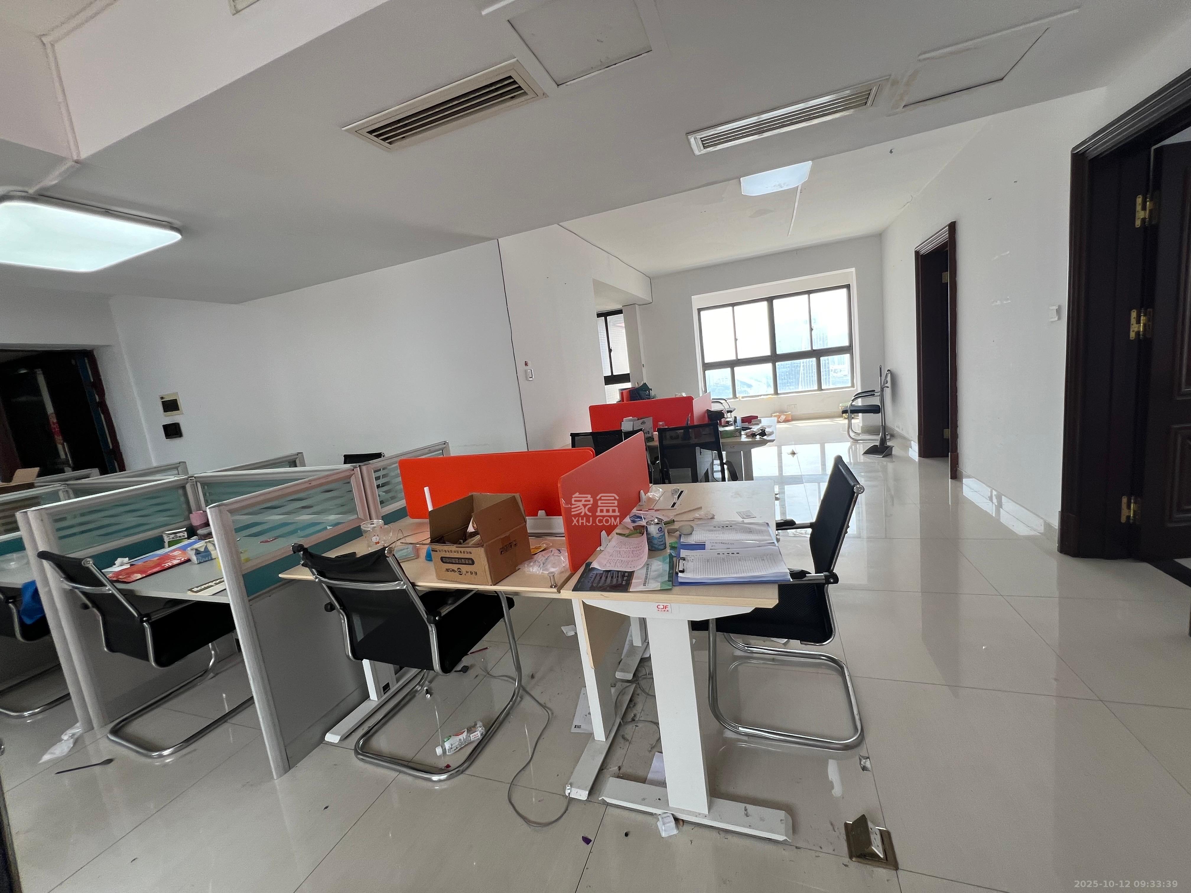 华晨国际公馆 5室1厅1卫 7500.0元/月 华晨国际公馆 5室1厅1卫 7500.0元/月室内图