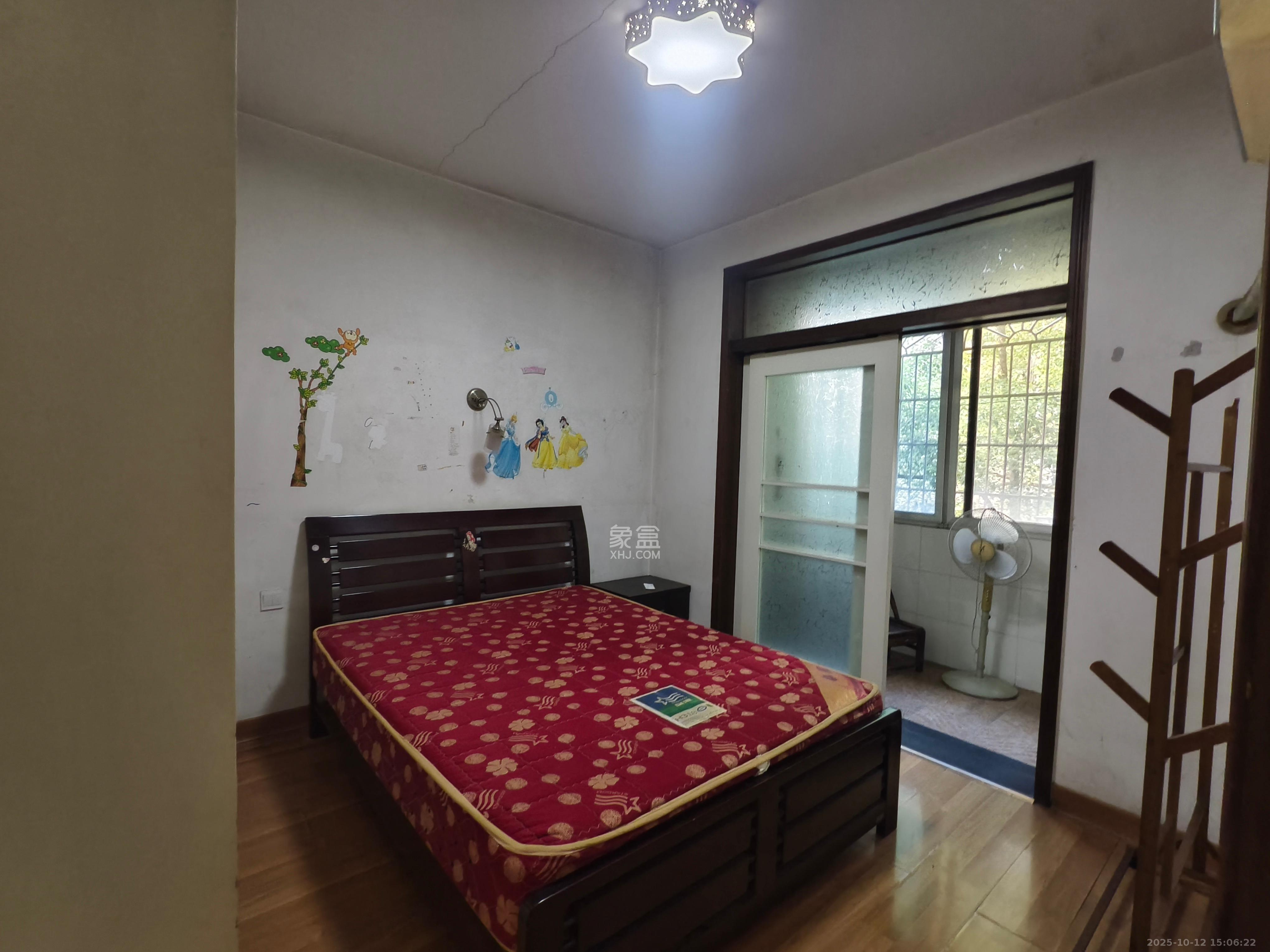 翡翠林居  3室2厅1卫    1800.0元/月室内图