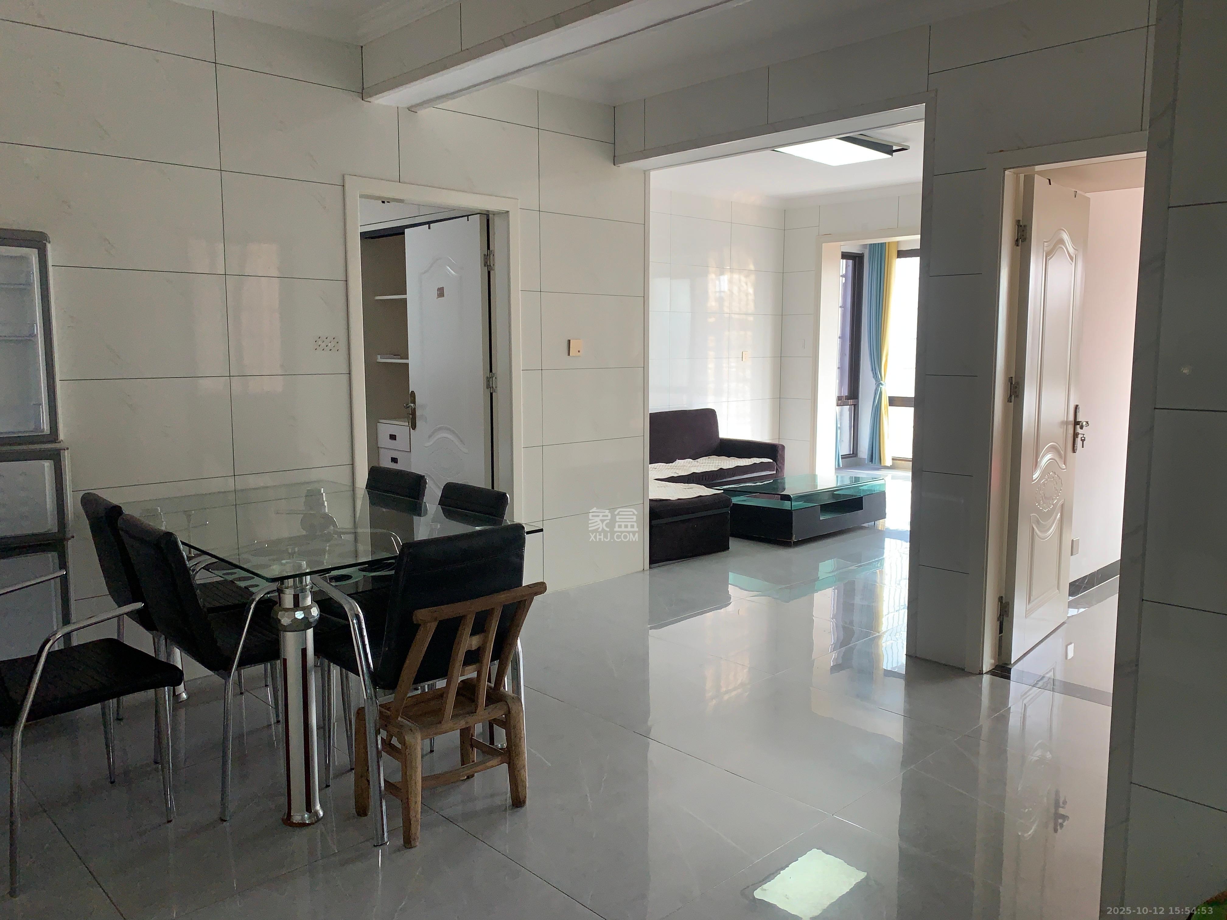 和润园一、二期  2室2厅1卫    1850.0元/月室内图