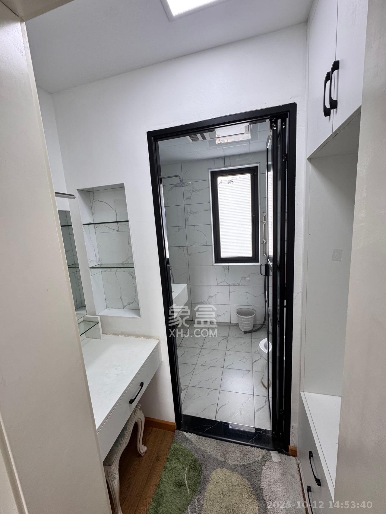 勤诚达境界城  4室2厅2卫    2600.0元/月室内图