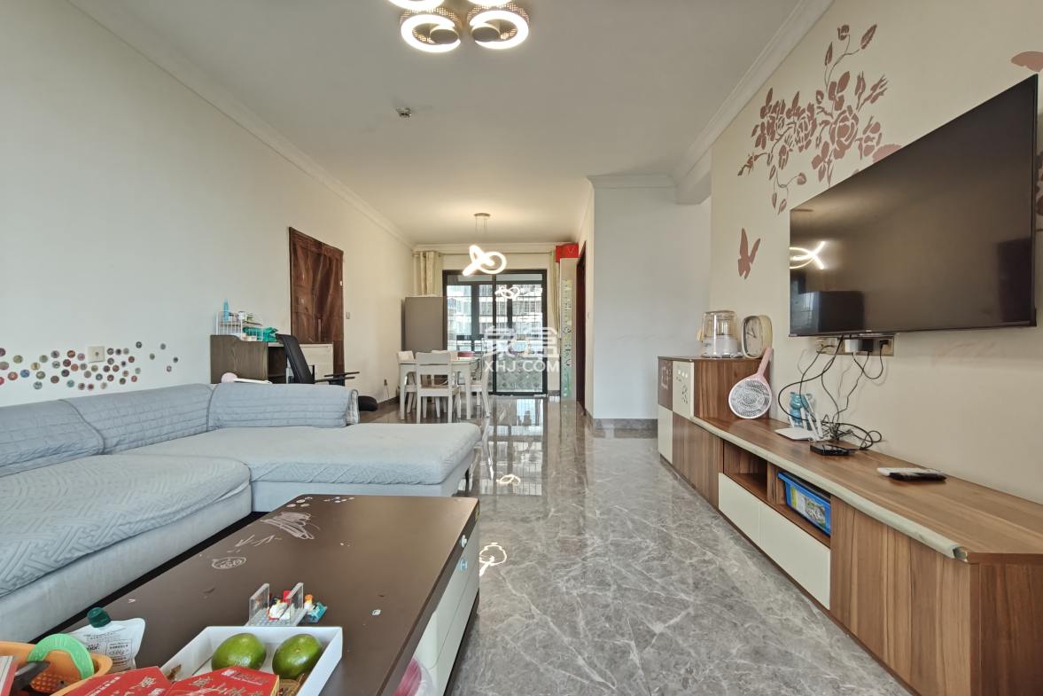 新城吾悦广场 3室2厅2卫 175.0万 新城吾悦广场 3室2厅2卫 175.0万客厅