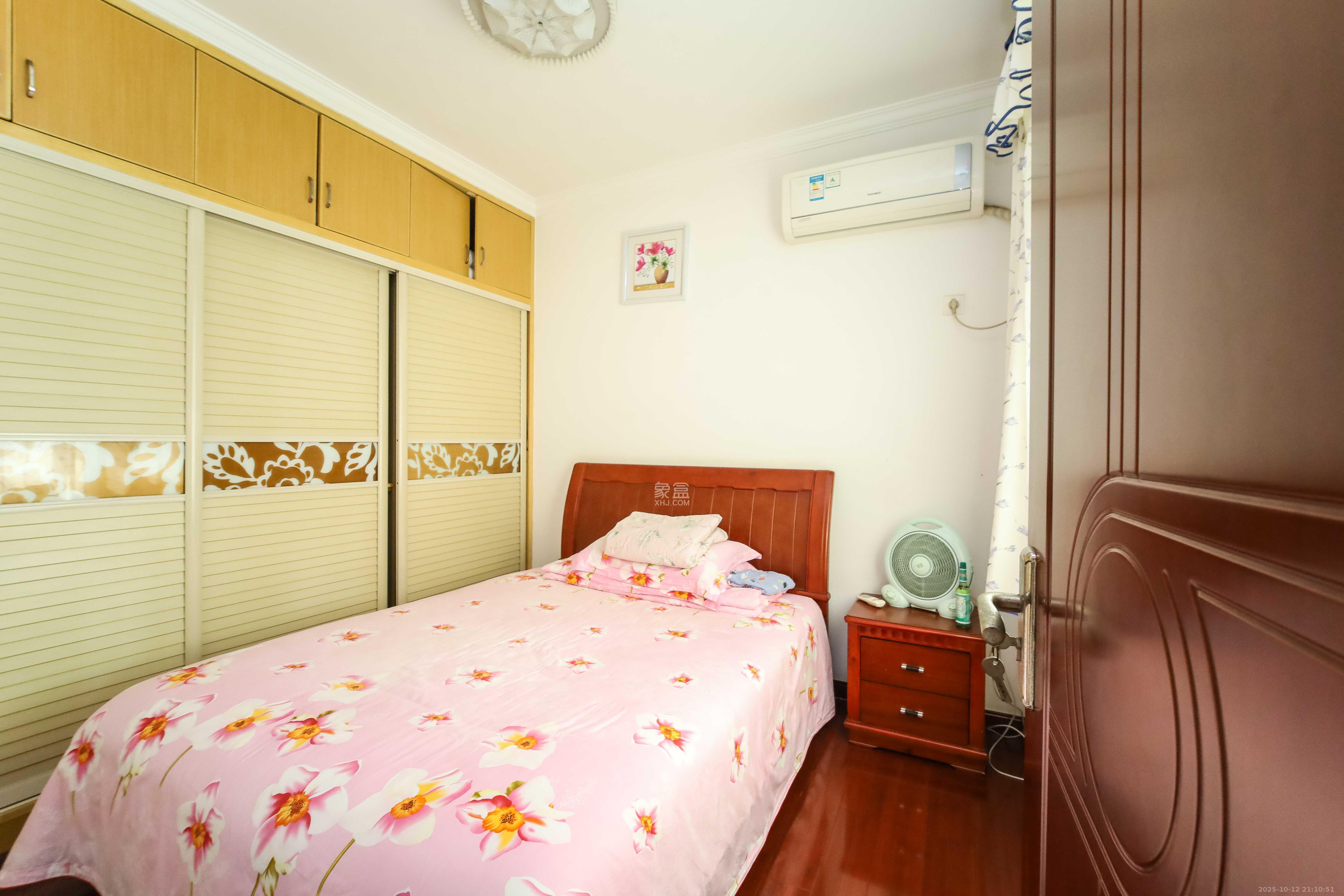 长房白沙湾 1室2厅2卫 83.8万 长房白沙湾 1室2厅2卫 83.8万卧室