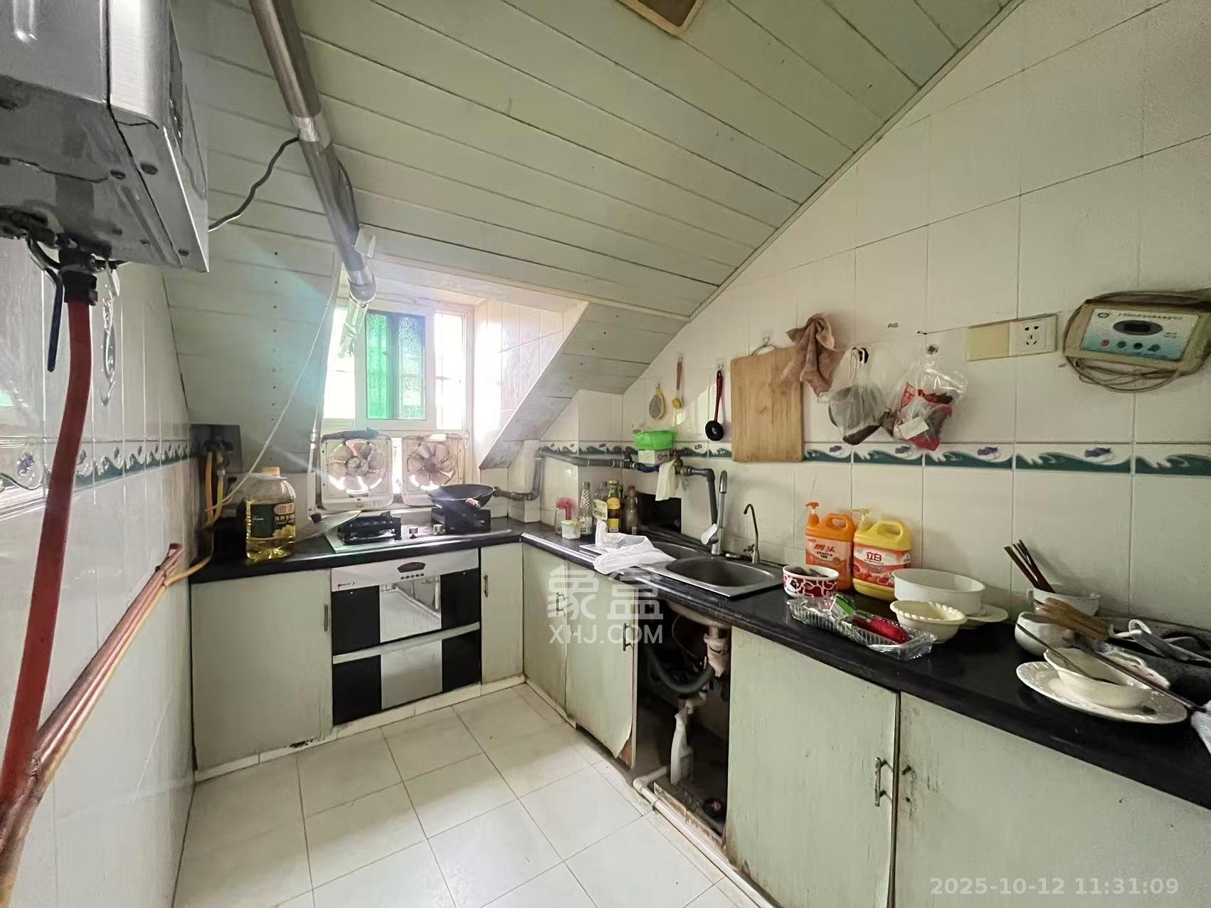 恩瑞麓山名园（龙王港小区）  3室2厅2卫    2608.0元/月室内图