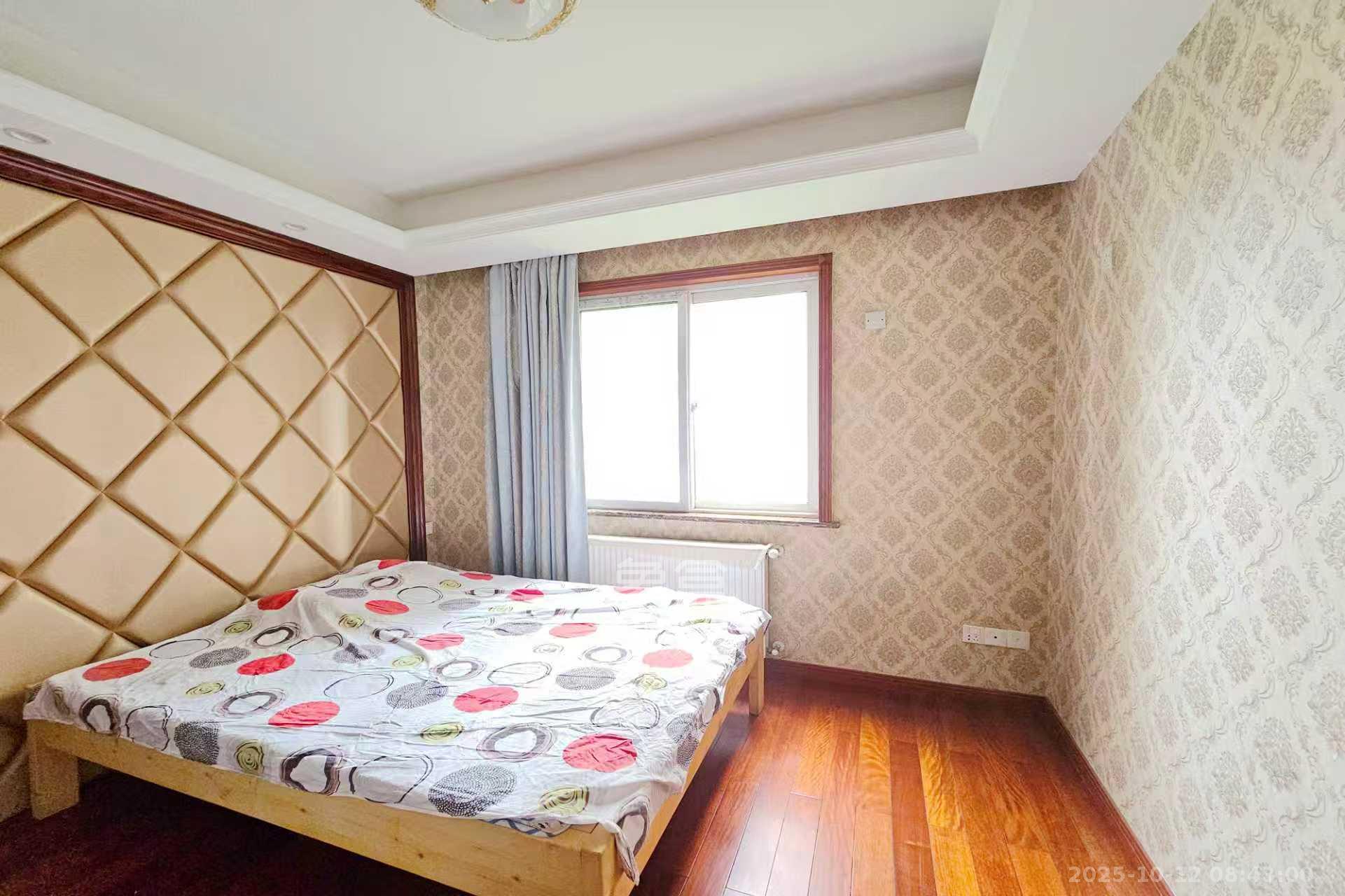 嘉宇盛世华章  3室2厅2卫    4000.0元/月室内图