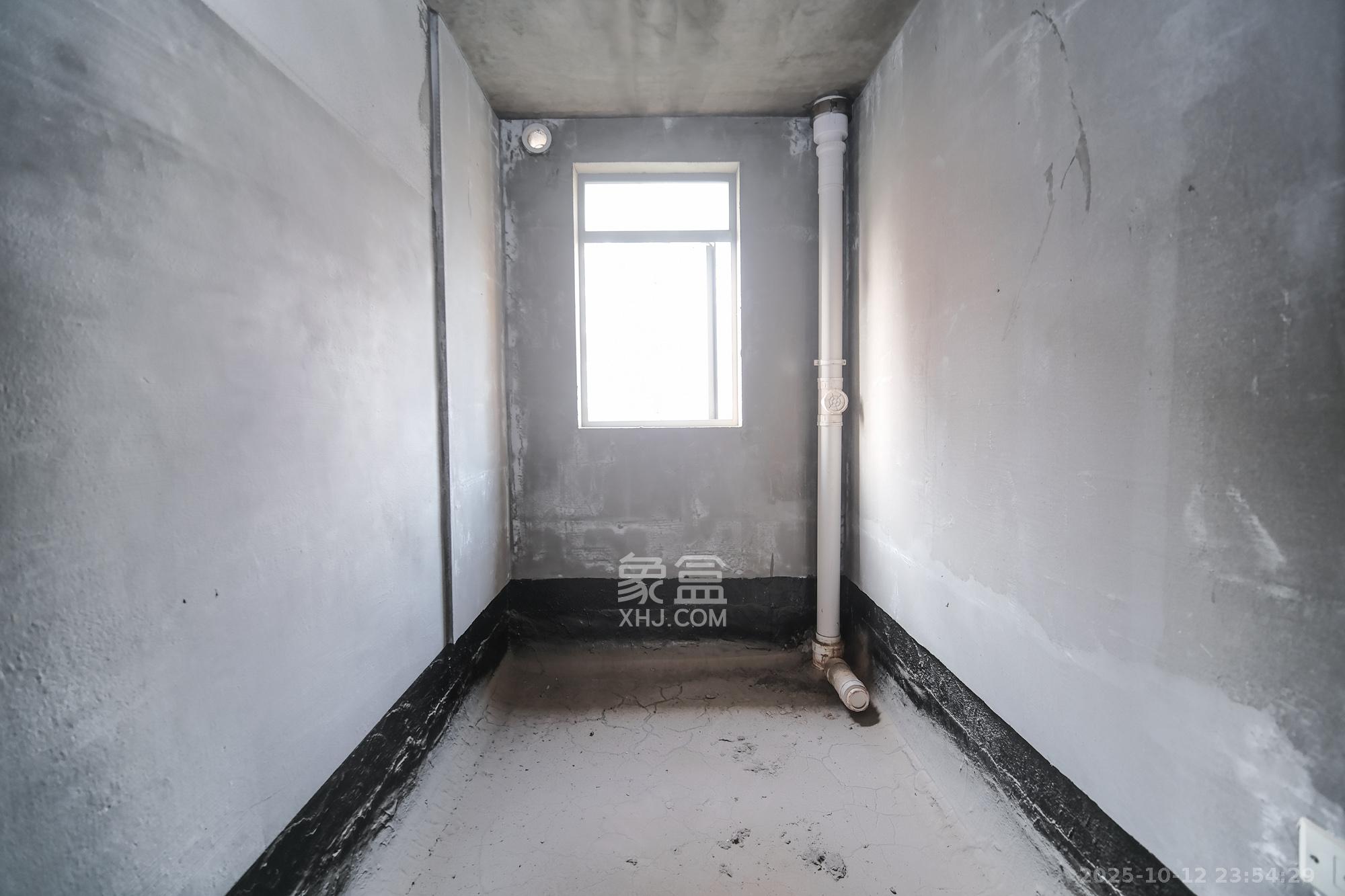 湖湘奥林匹克花园  4室2厅2卫    105.0万卫生间