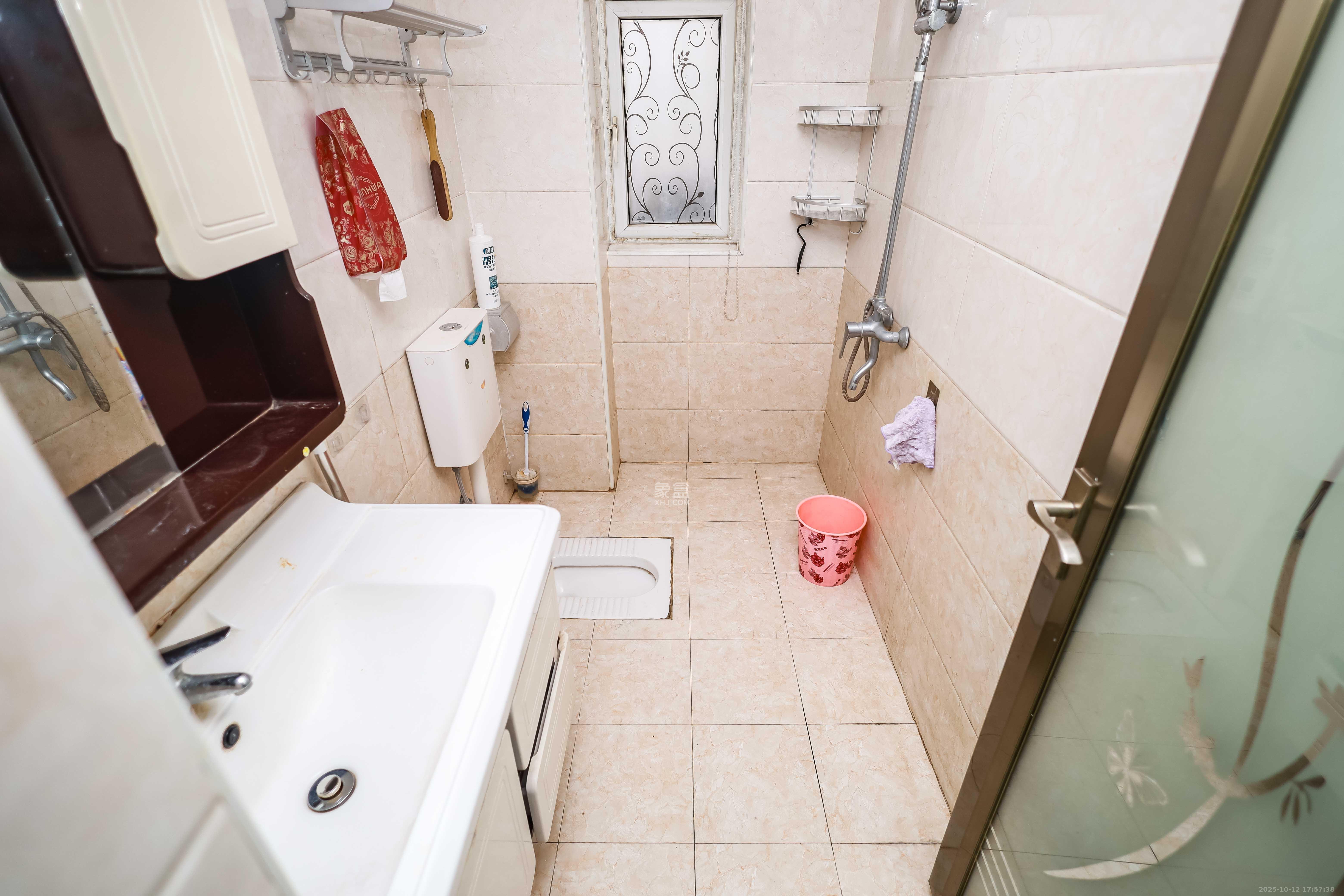 天麓尚层 3室2厅2卫 85.0万 天麓尚层 3室2厅2卫 85.0万卫生间