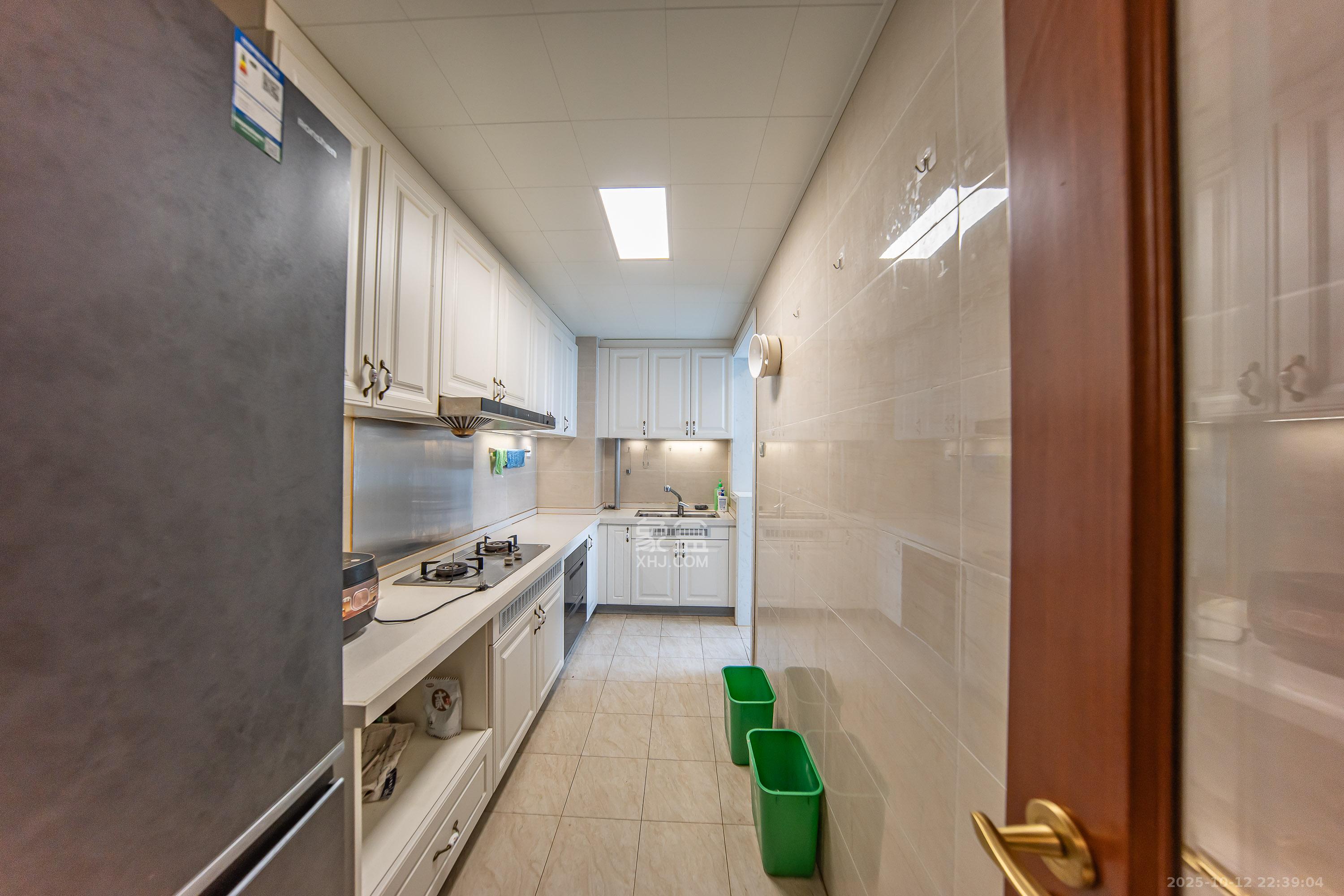 恒大文化旅游城A区  3室2厅2卫    112.0万 恒大文化旅游城A区  3室2厅2卫    112.0万厨房