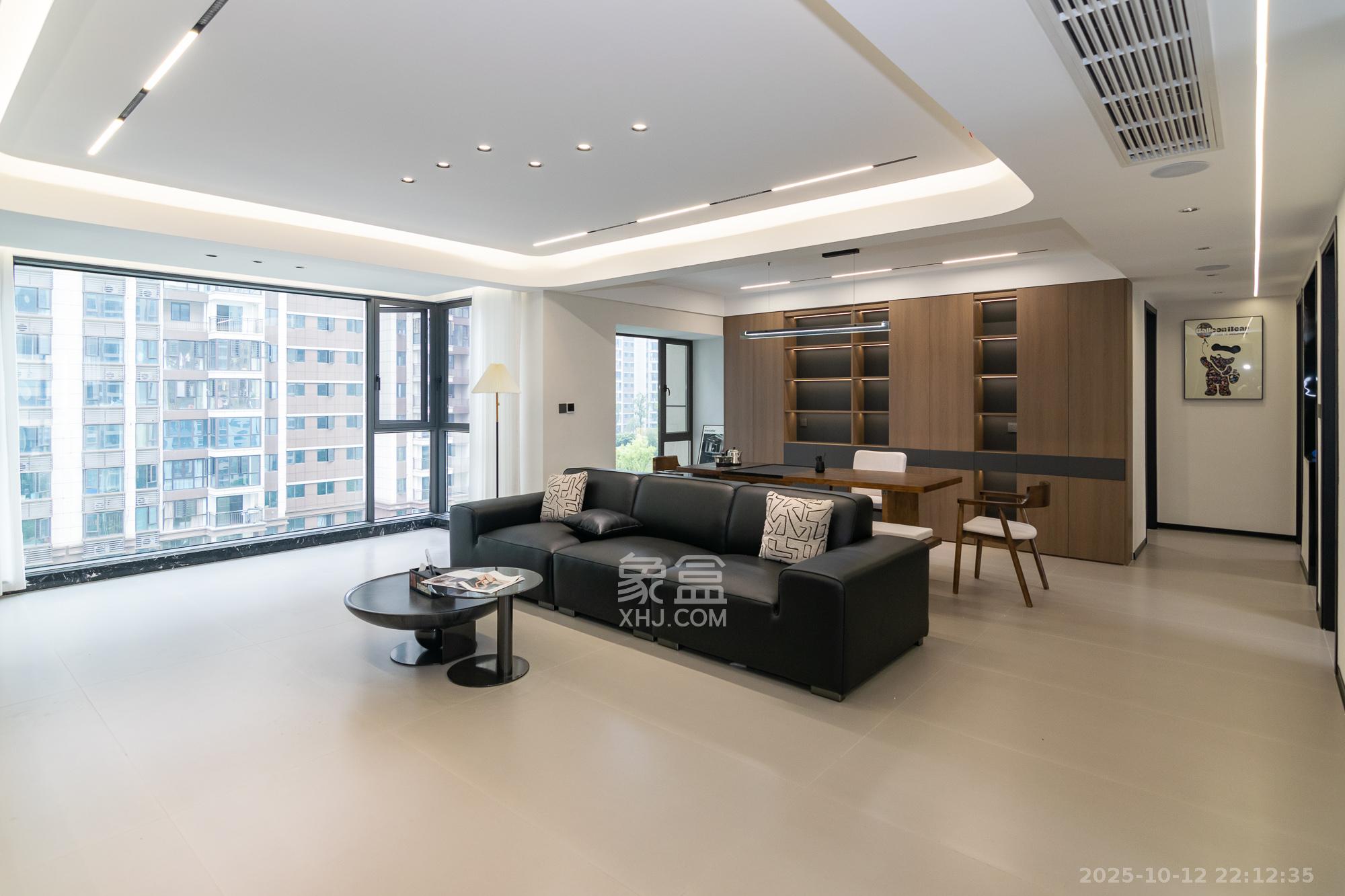 润和雅郡（润和紫郡六期）  4室2厅2卫    139.8万客厅