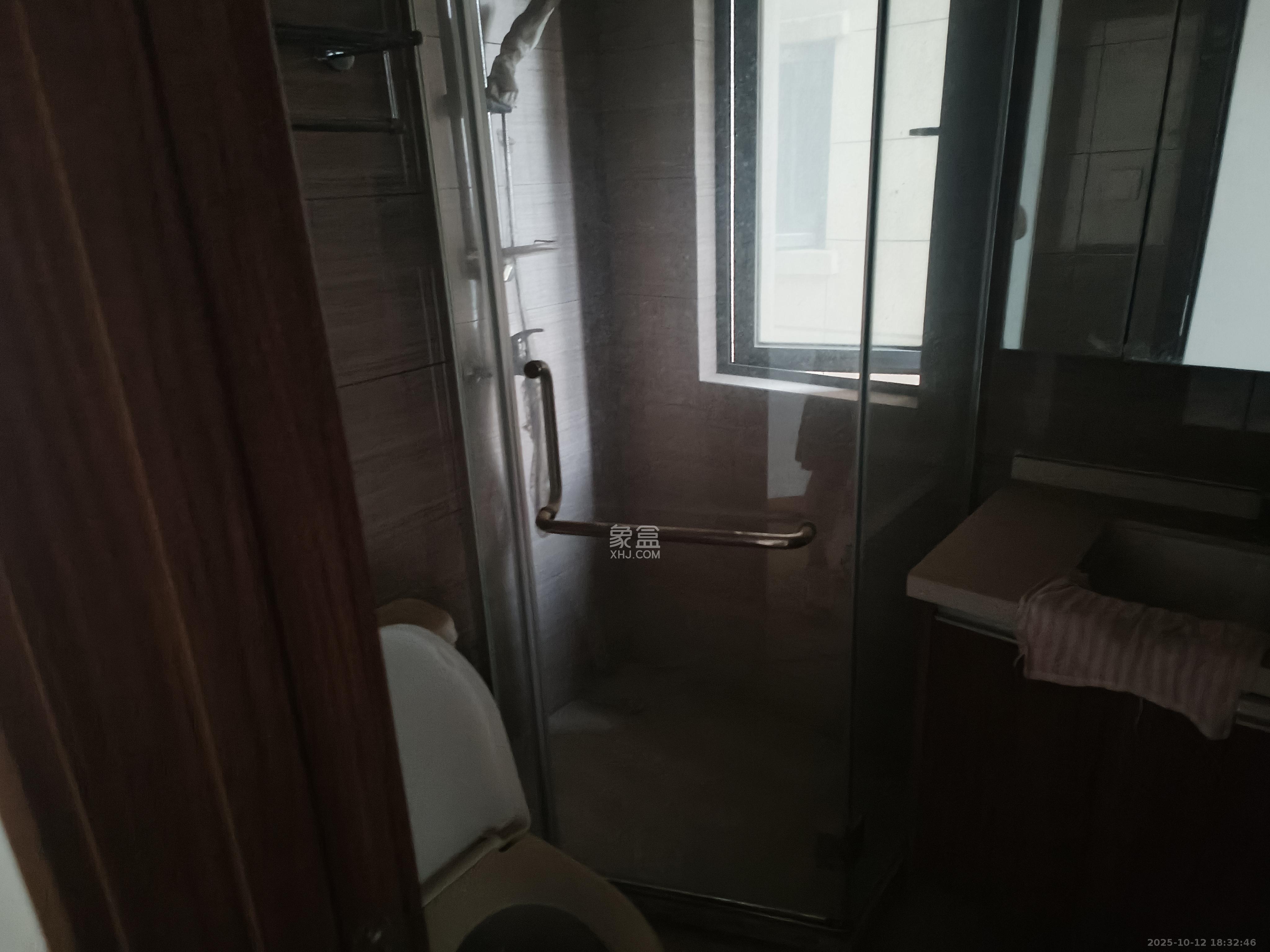 阳光城尚东湾青柠园 3室2厅2卫 2600.0元/月 阳光城尚东湾青柠园 3室2厅2卫 2600.0元/月室内图