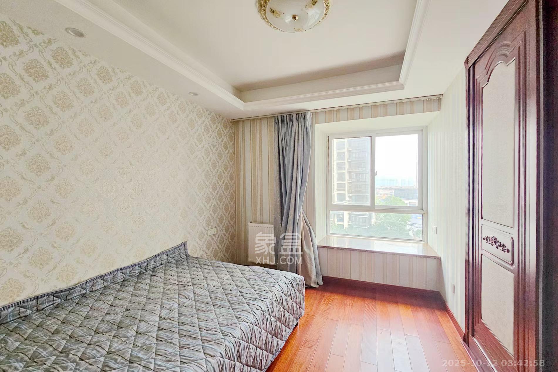 嘉宇盛世华章  3室2厅2卫    4000.0元/月室内图