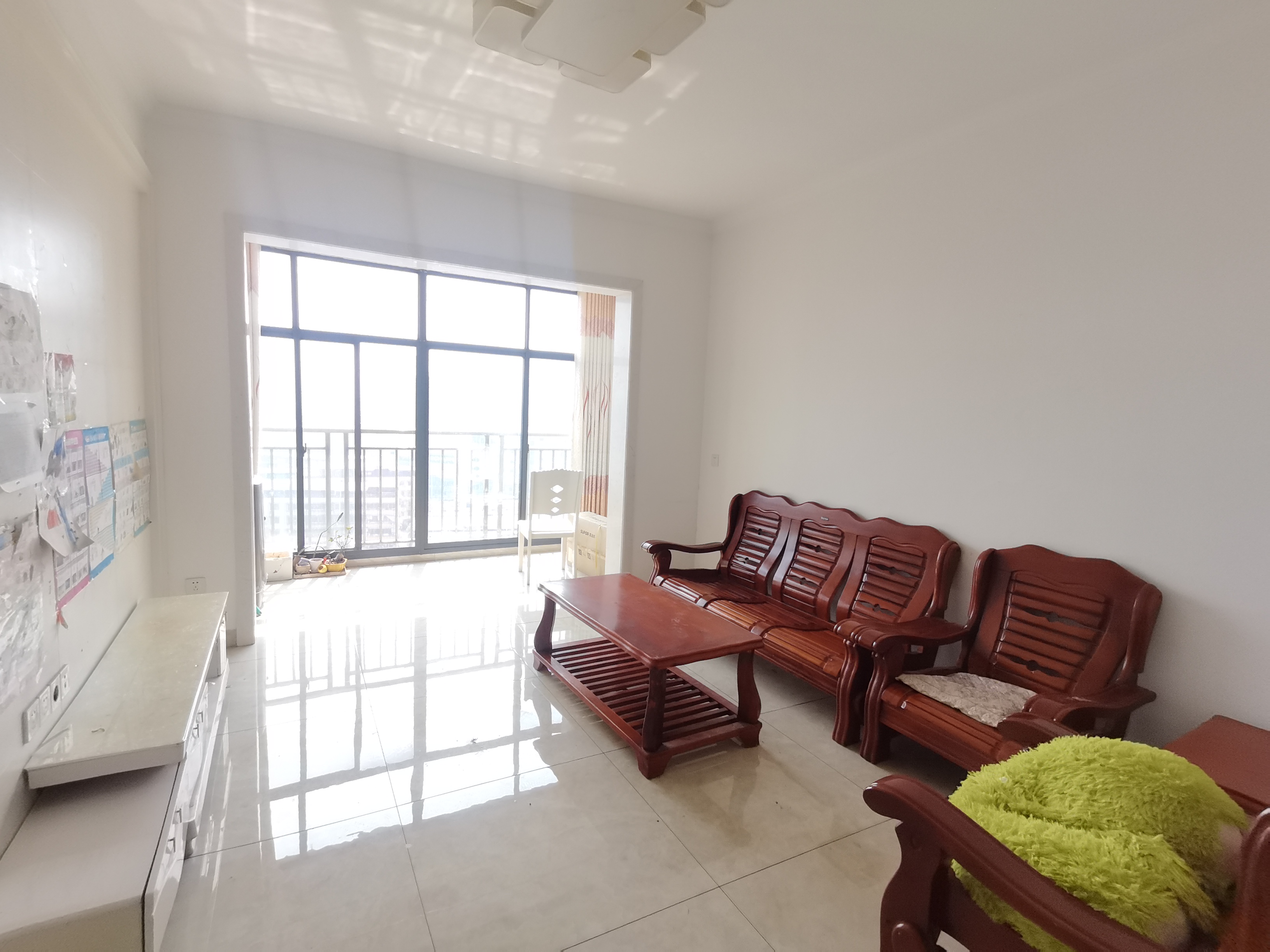 香格里拉 2室2厅1卫 1600.0元/月 香格里拉 2室2厅1卫 1600.0元/月户型图