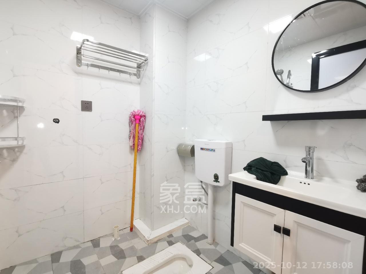 麓江春  2室1厅1卫    2500.0元/月 麓江春  2室1厅1卫    2500.0元/月室内图