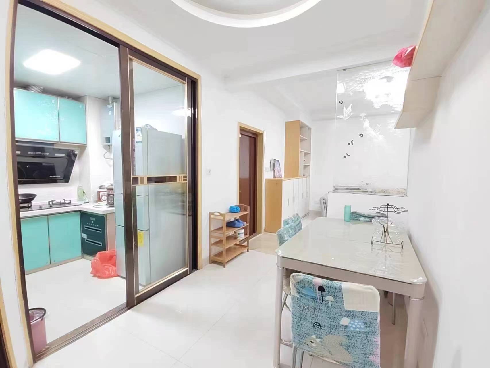 冠都现代城(冠都幸福彼岸) 3室2厅2卫 1700.0元/月 冠都现代城(冠都幸福彼岸) 3室2厅2卫 1700.0元/月室内图