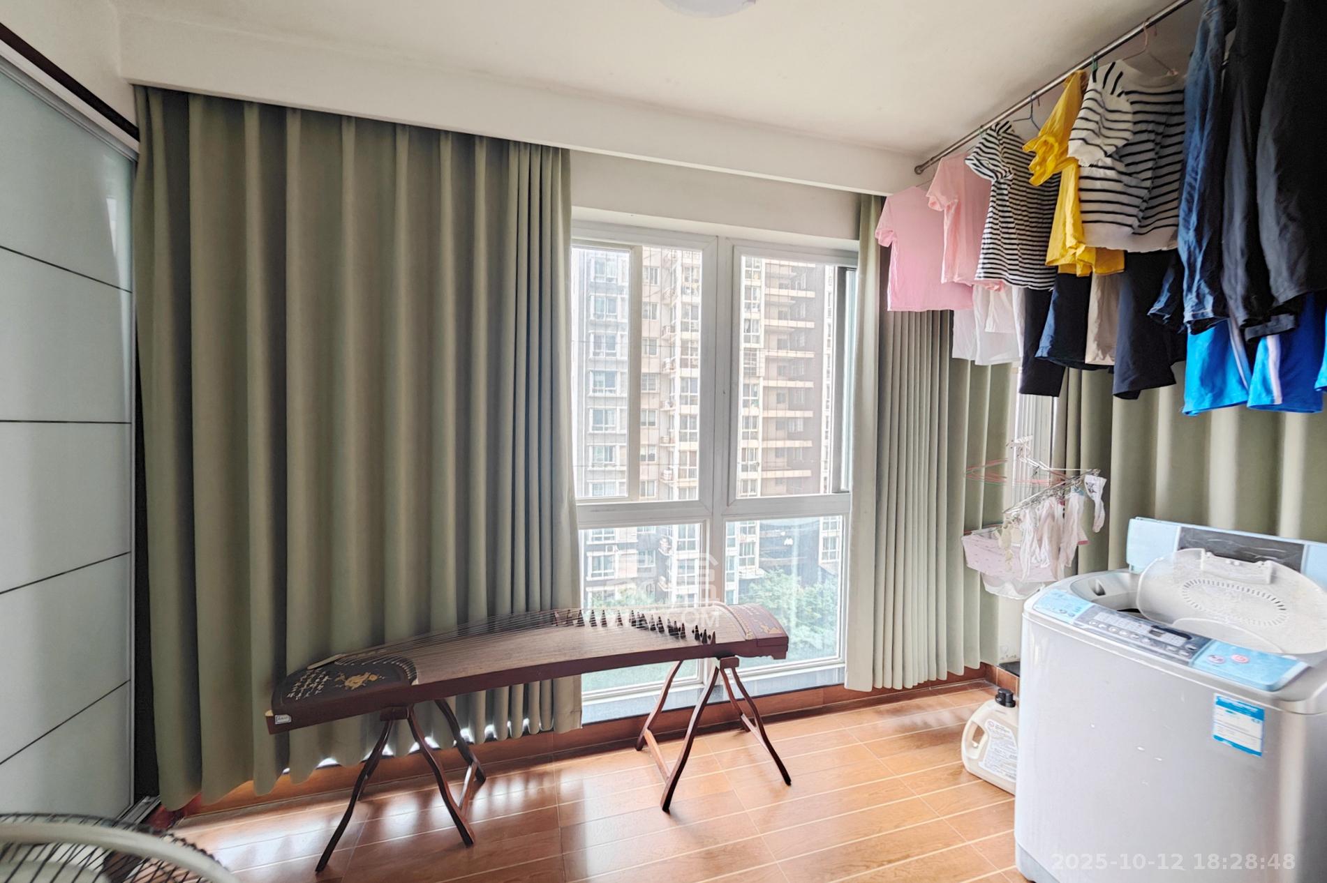 菁华源  3室2厅2卫    112.0万阳台