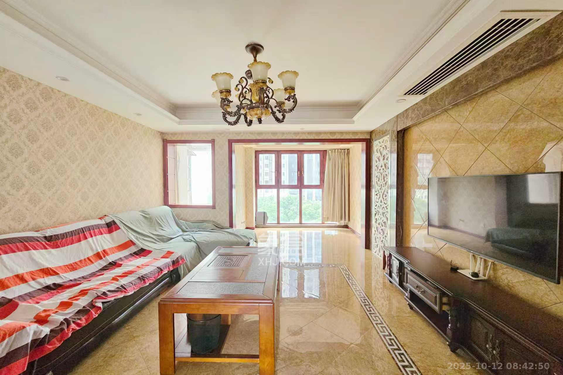 嘉宇盛世华章  3室2厅2卫    4000.0元/月室内图