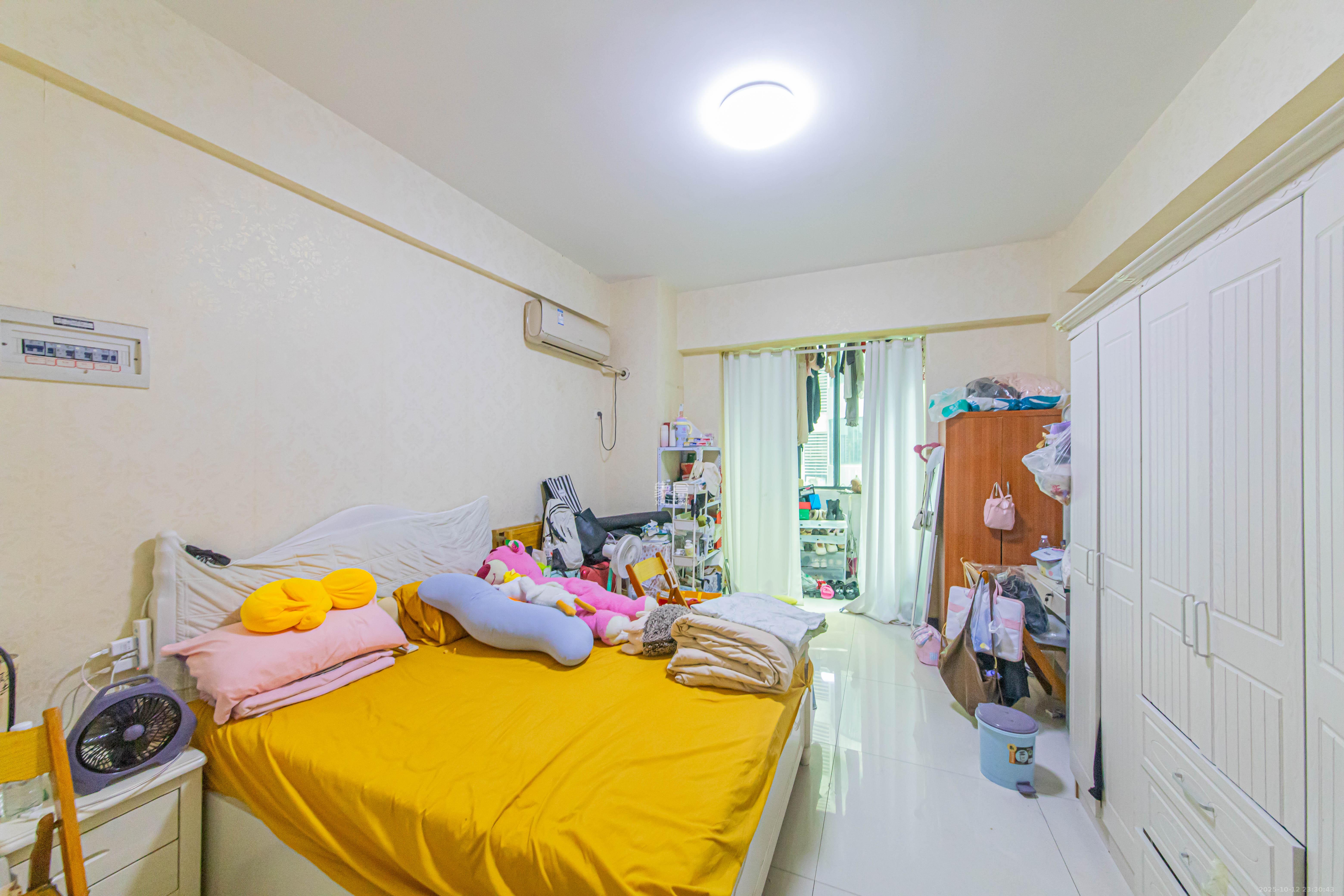 生活艺术城  1室1厅1卫    24.0万客厅