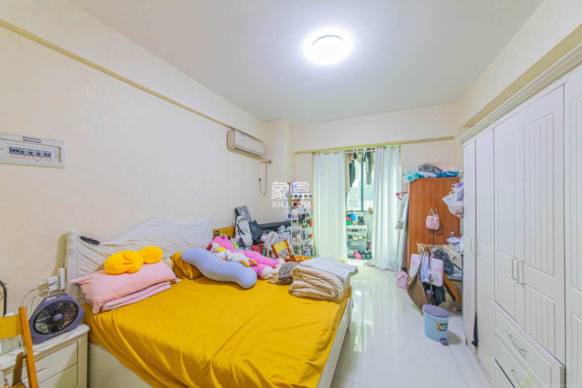 生活艺术城 1室1厅1卫 24.0万 生活艺术城 1室1厅1卫 24.0万客厅