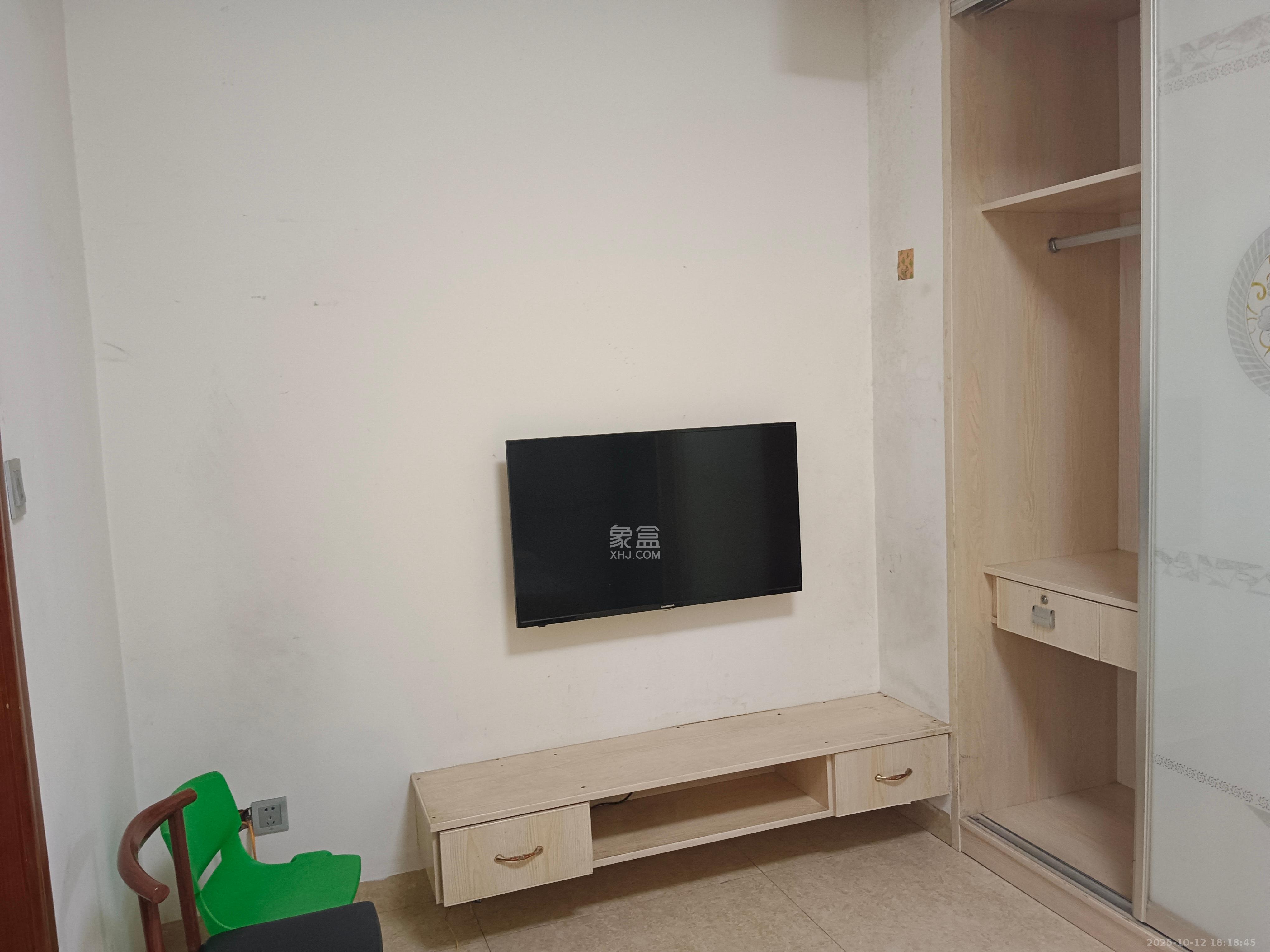 骑龙安置小区  2室1厅1卫    1200.0元/月室内图