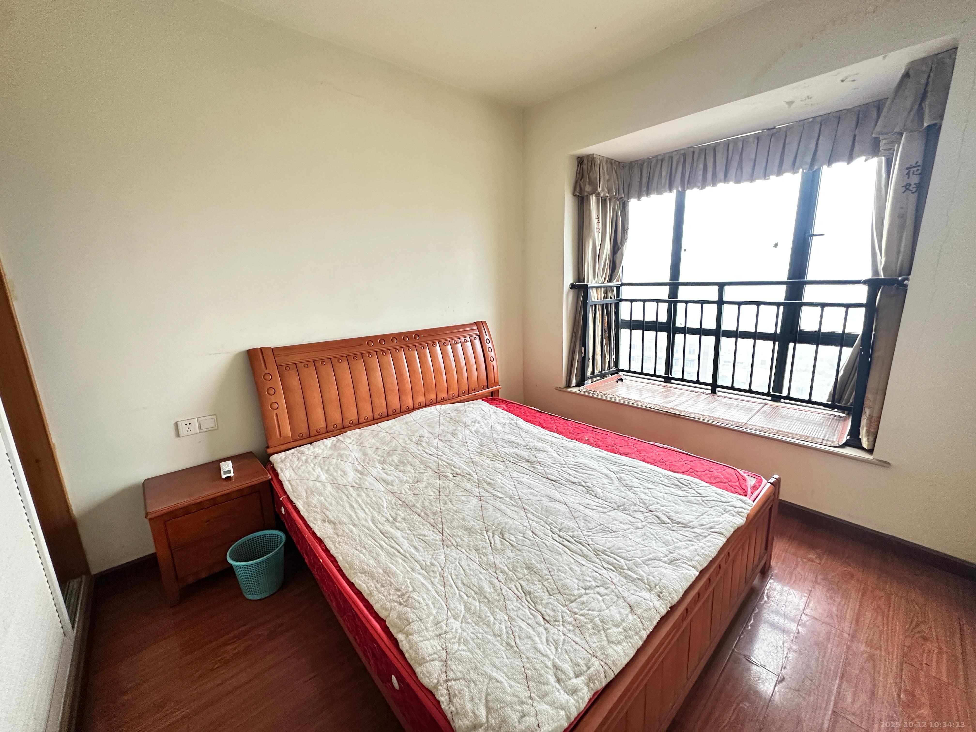 高升金典  1室1厅1卫    1700.0元/月室内图