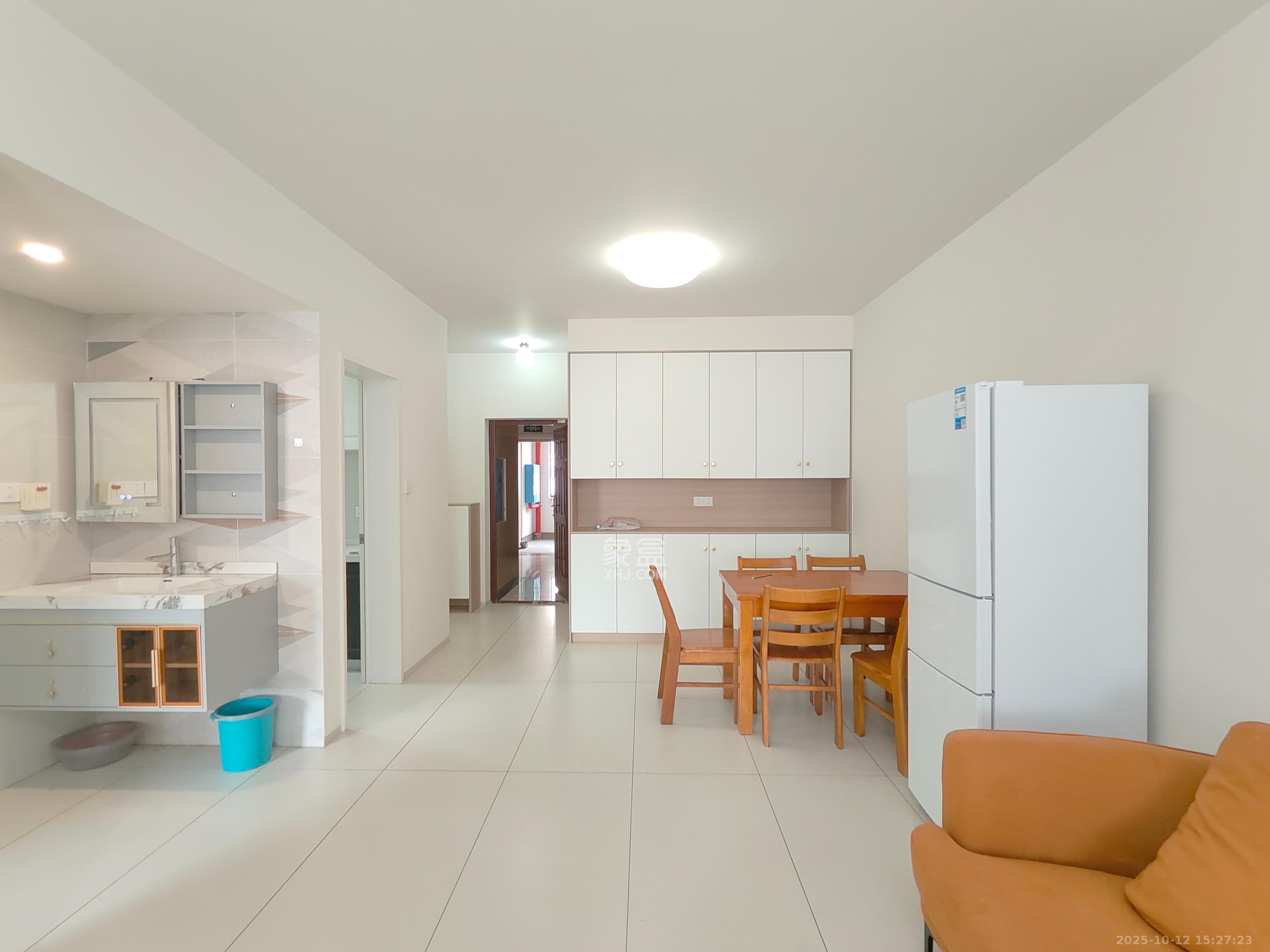 勤诚达境界城  3室2厅2卫    2000.0元/月室内图