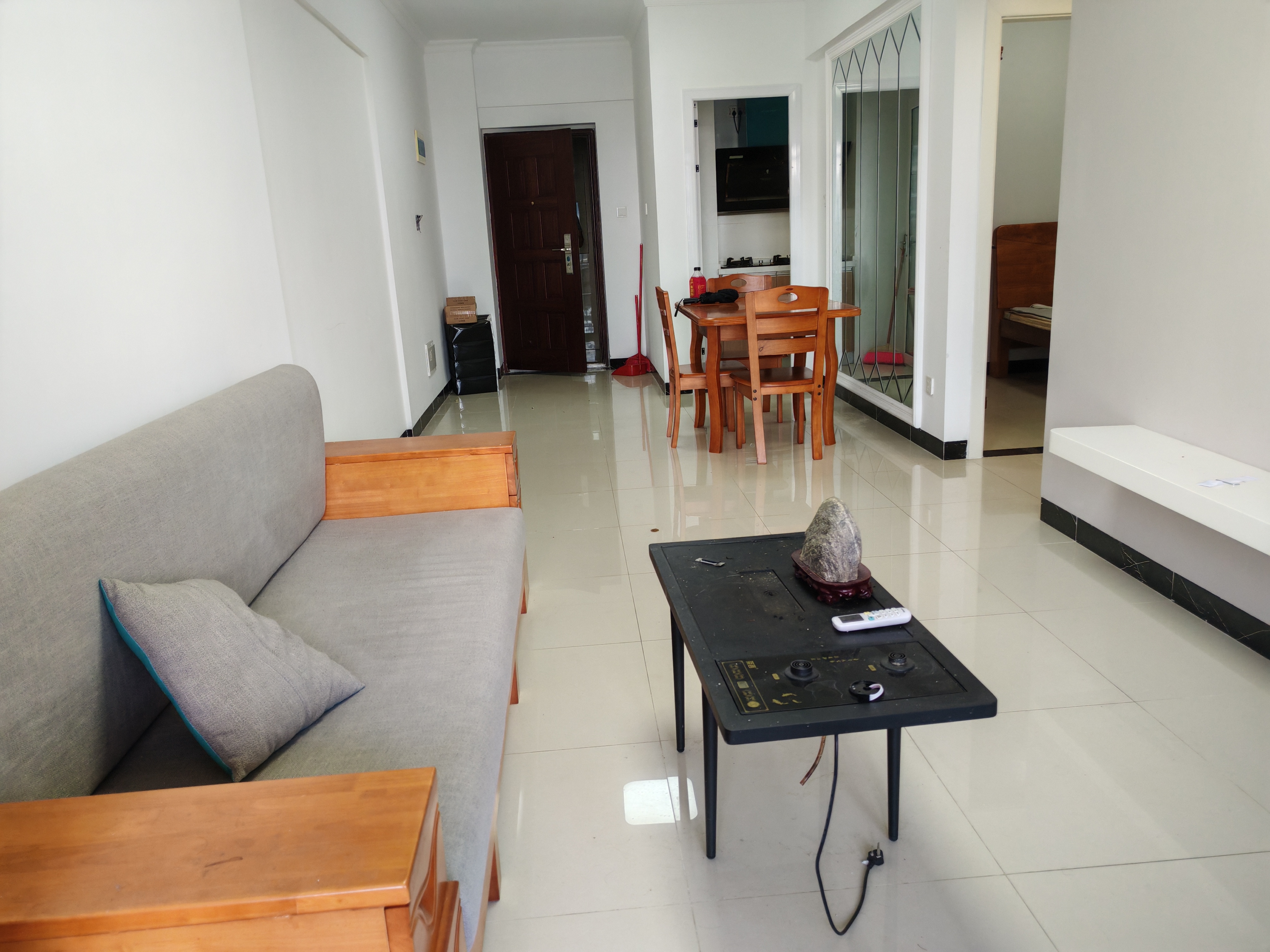 华盛中央公园  2室1厅1卫    2200.0元/月 华盛中央公园  2室1厅1卫    2200.0元/月室内图