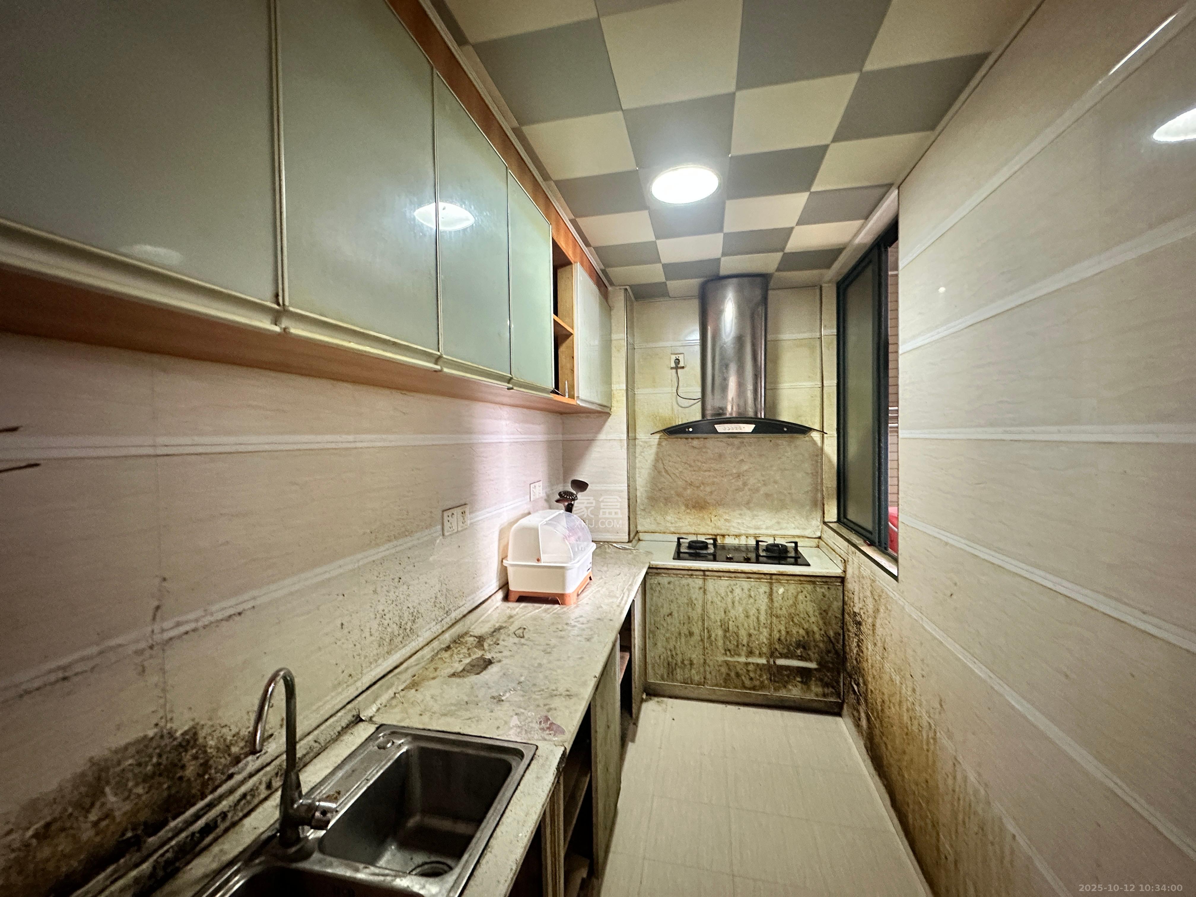 高升金典 1室1厅1卫 1700.0元/月 高升金典 1室1厅1卫 1700.0元/月室内图