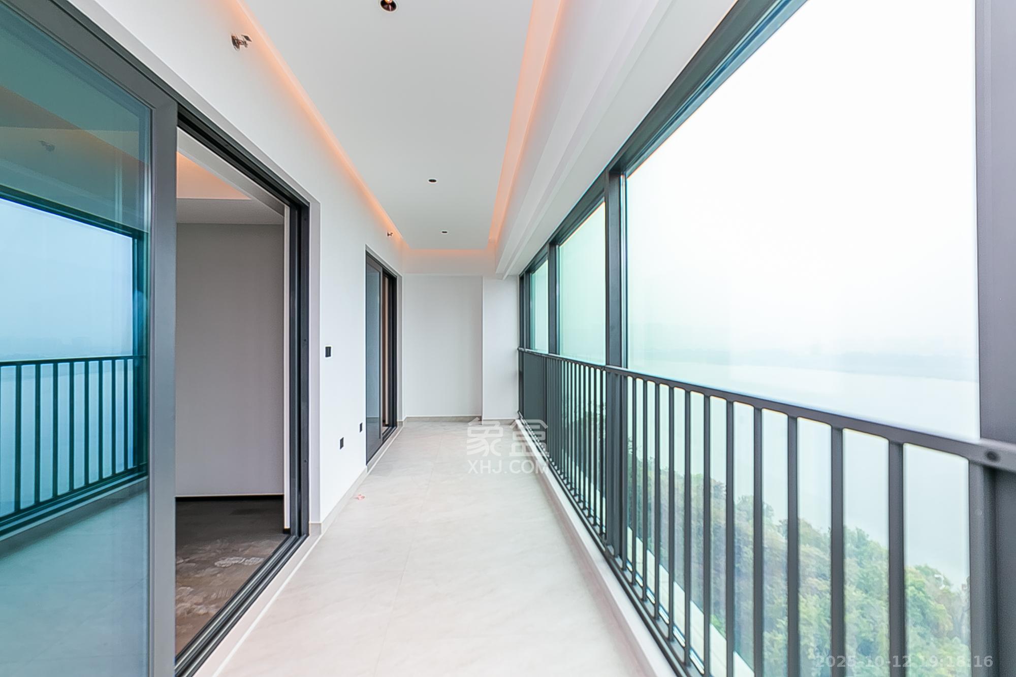 中海阅湘台 6室2厅3卫 1280.0万 中海阅湘台 6室2厅3卫 1280.0万阳台