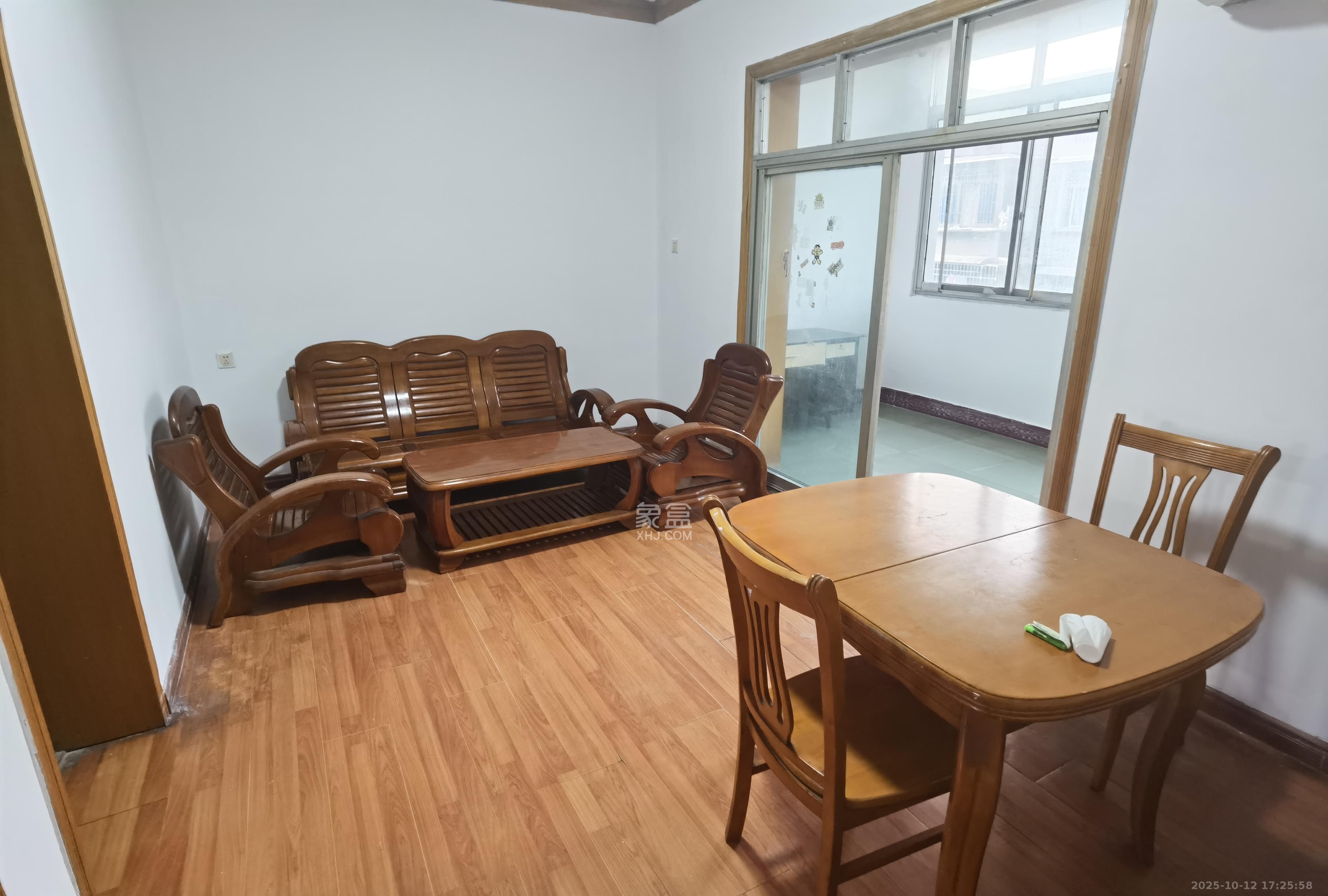 变压器厂宿舍 3室2厅1卫 1200.0元/月 变压器厂宿舍 3室2厅1卫 1200.0元/月室内图