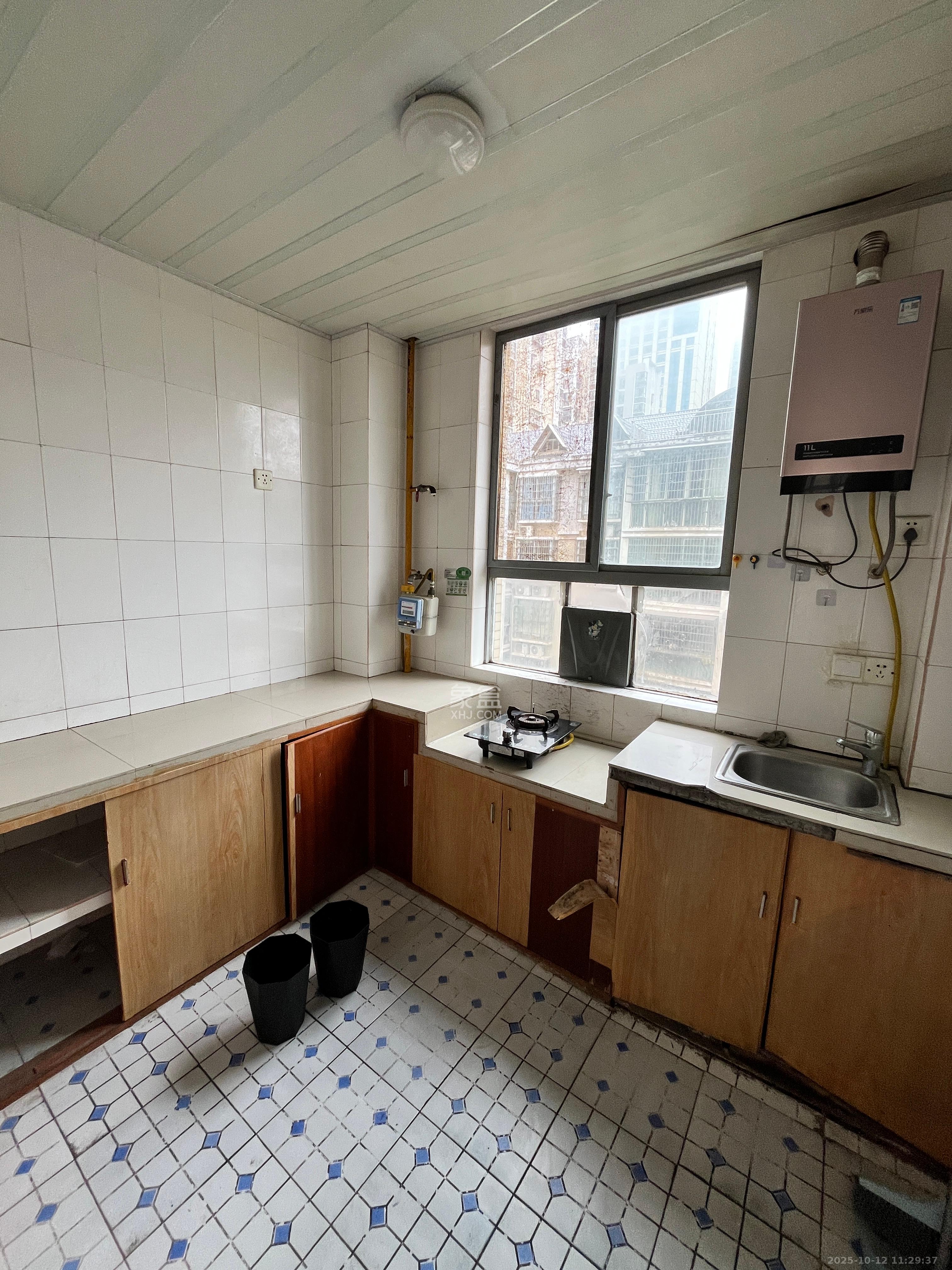 银馨家园  2室1厅1卫    1800.0元/月室内图