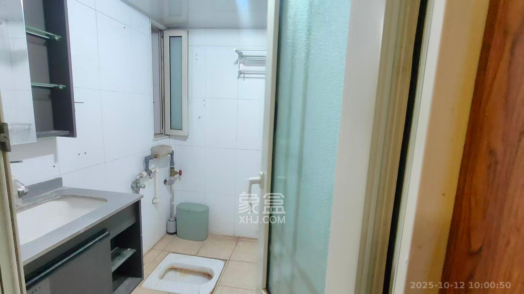 新诚小区 2室2厅1卫 1500.0元/月 新诚小区 2室2厅1卫 1500.0元/月室内图