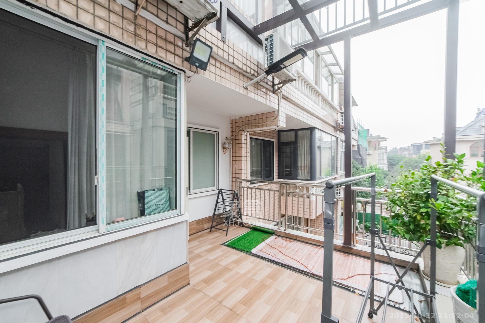 长泰豪园 7室2厅4卫 580.0万 长泰豪园 7室2厅4卫 580.0万阳台