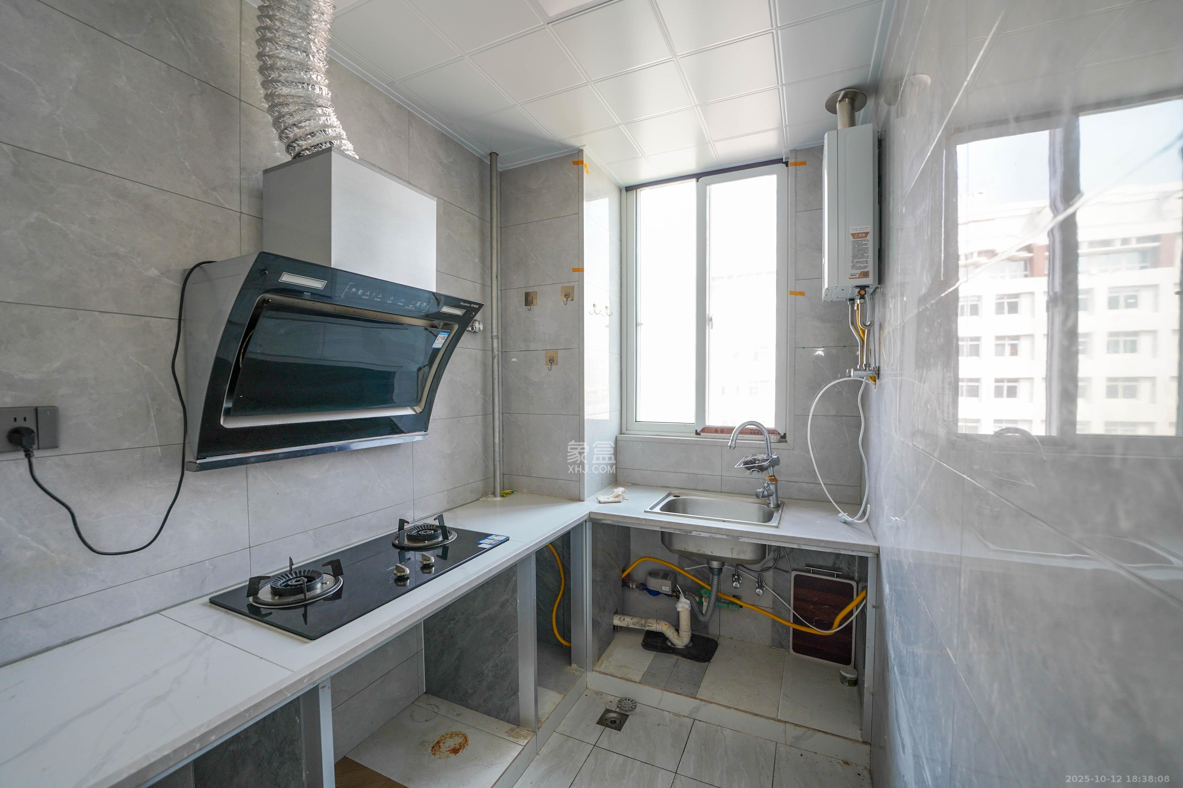 腾泰佳园  1室1厅1卫    30.0万厨房