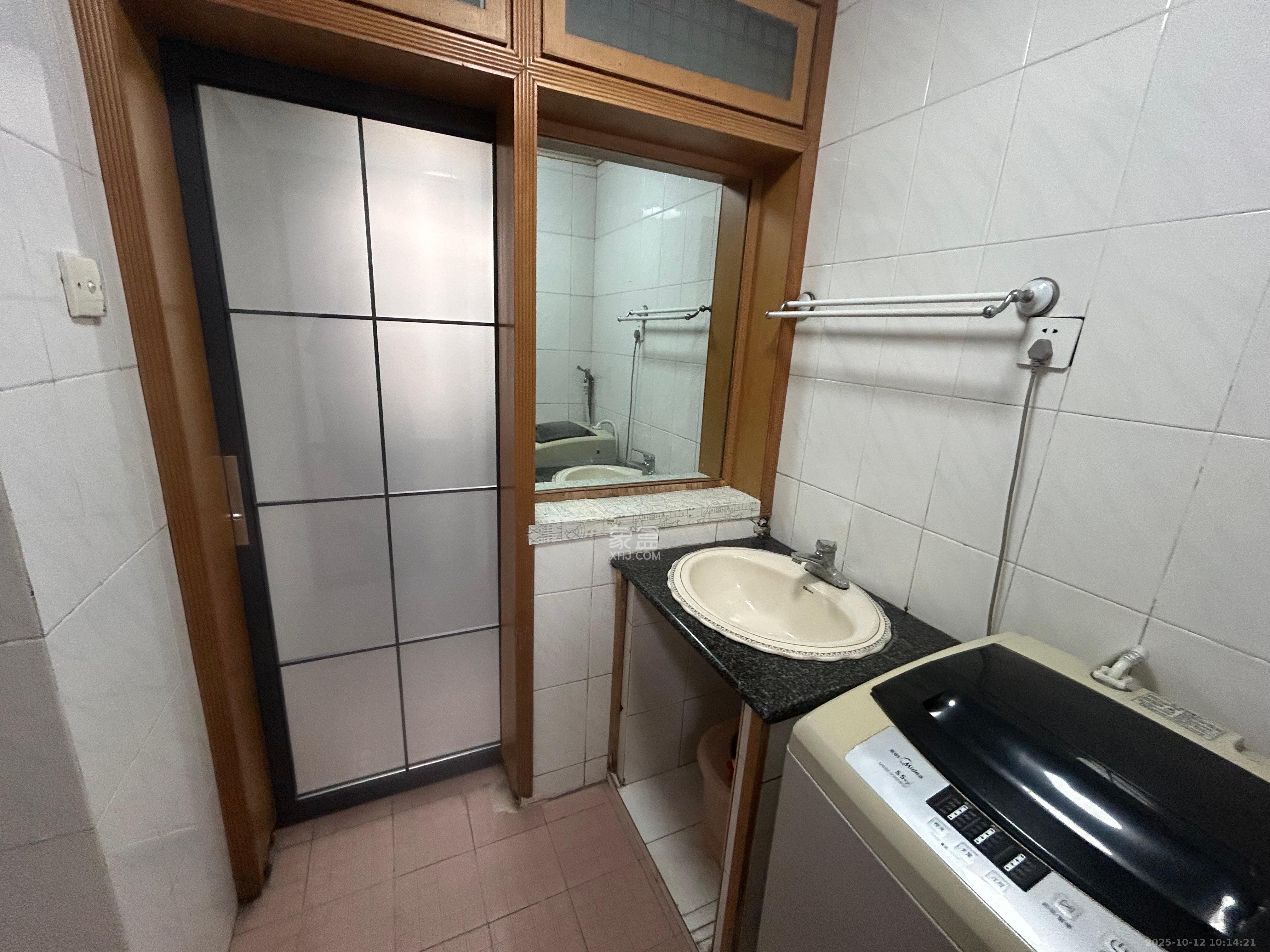 岳麓区公安分局住宅楼 3室3厅2卫 2500.0元/月 岳麓区公安分局住宅楼 3室3厅2卫 2500.0元/月室内图