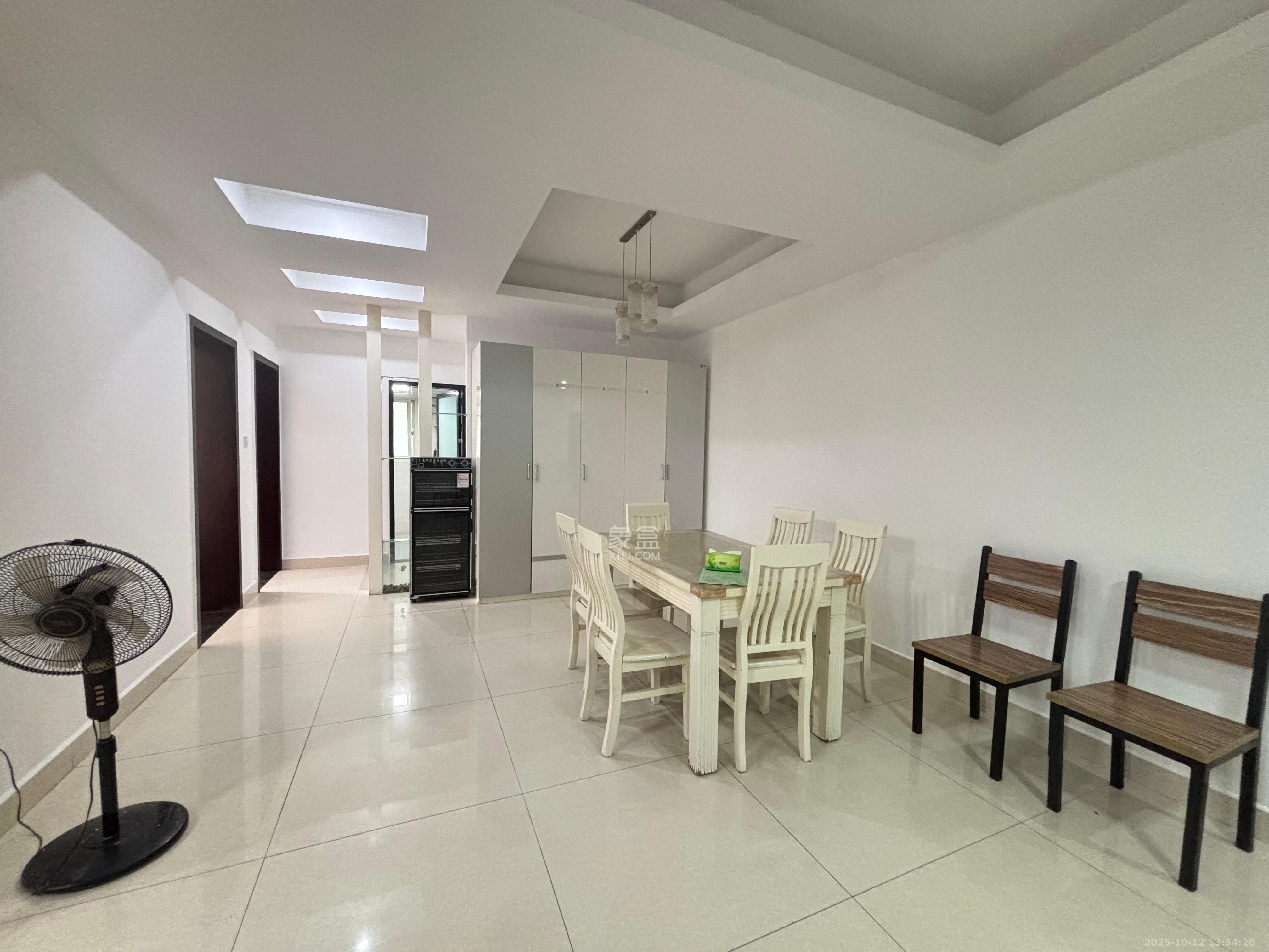 泰时花园  3室2厅1卫    2600.0元/月室内图