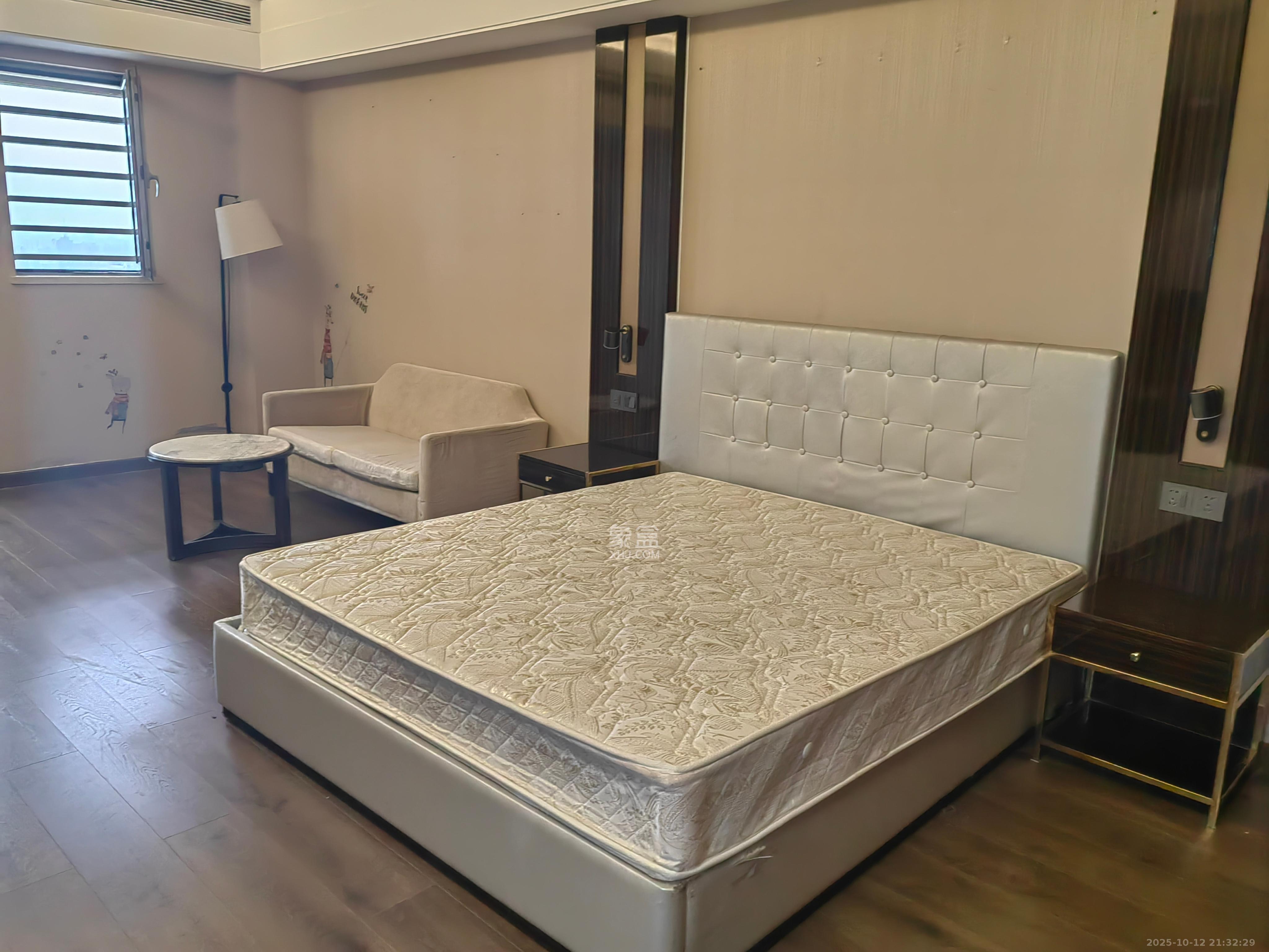 华远国际公寓  1室1厅1卫    3800.0元/月 华远国际公寓  1室1厅1卫    3800.0元/月室内图