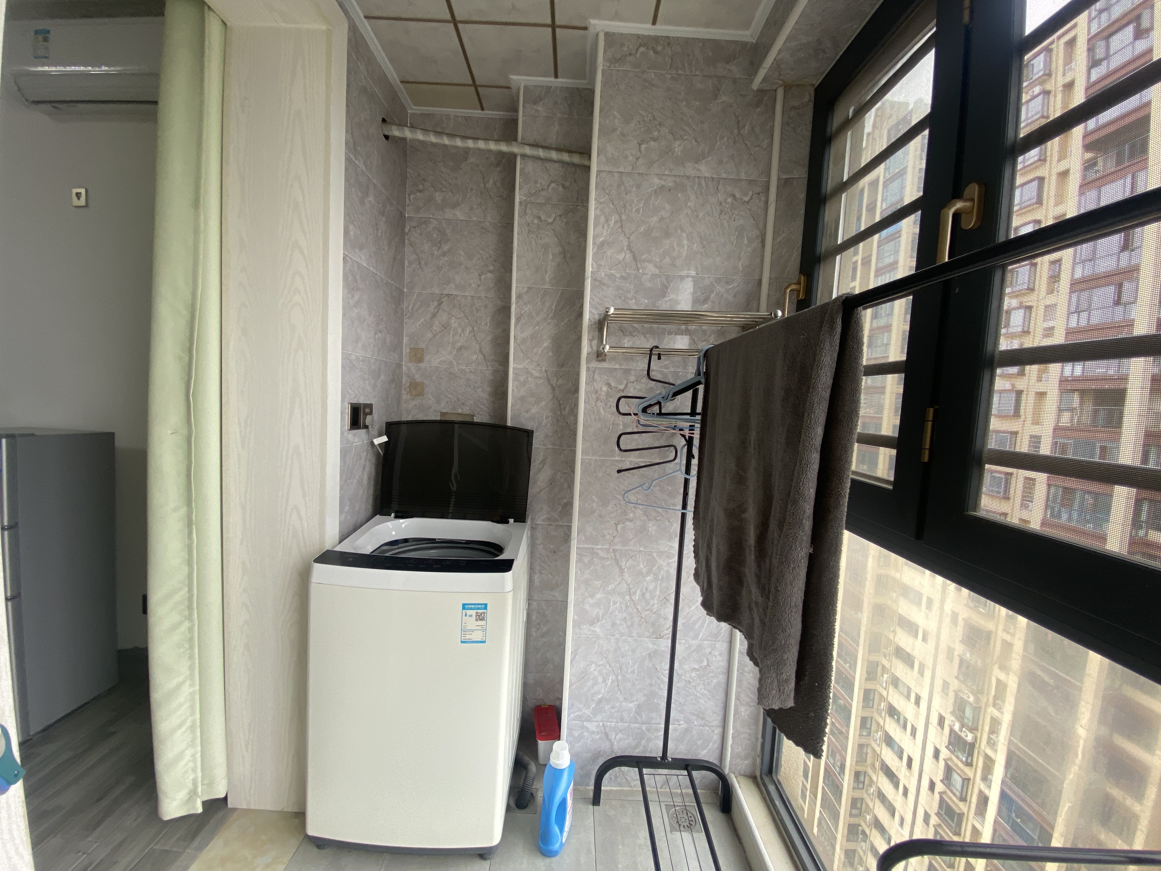 金泰嘉园  1室1厅1卫    750.0元/月室内图