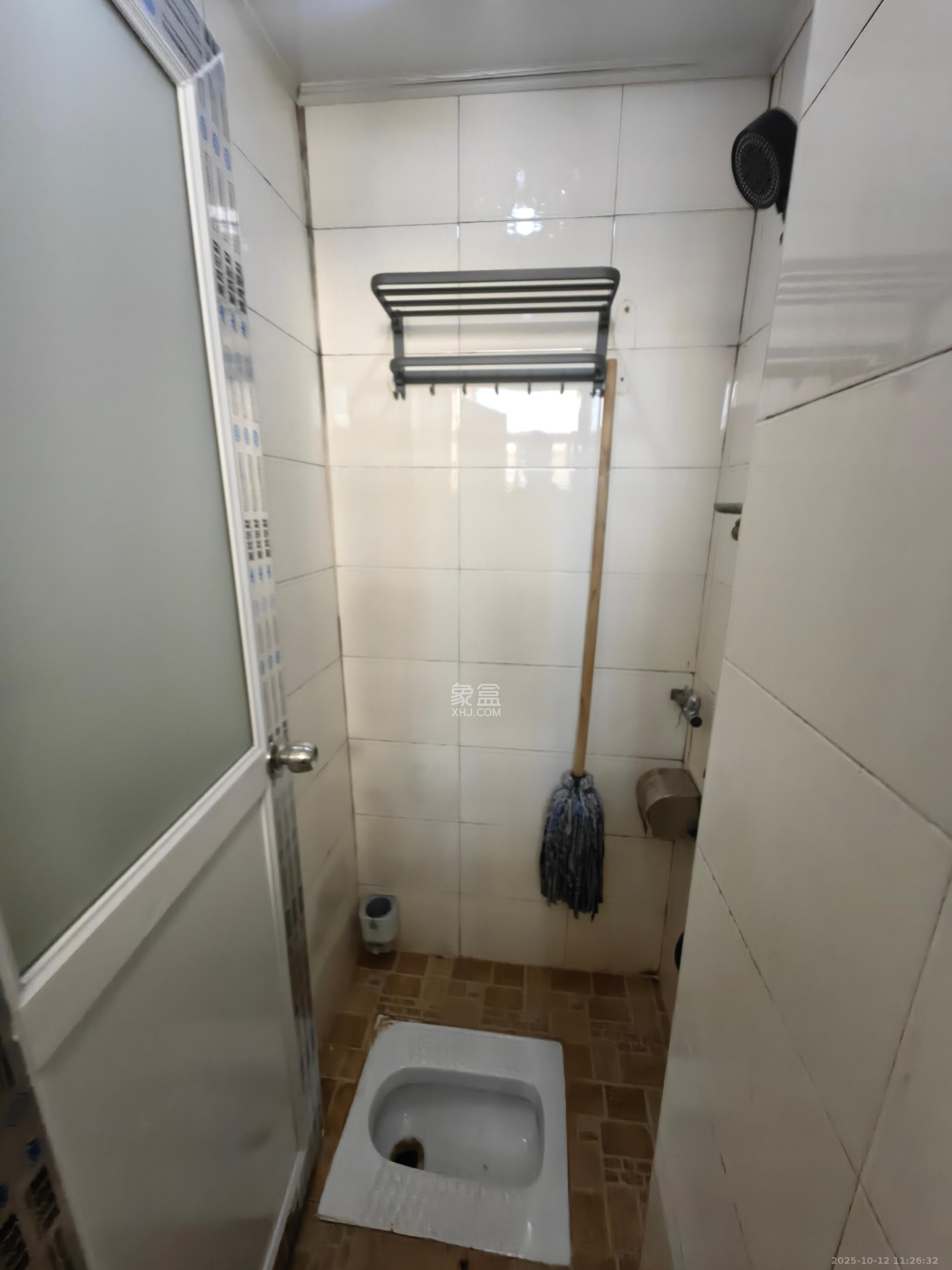 人民中路窑岭湘剧院单位房  2室1厅1卫    1600.0元/月室内图